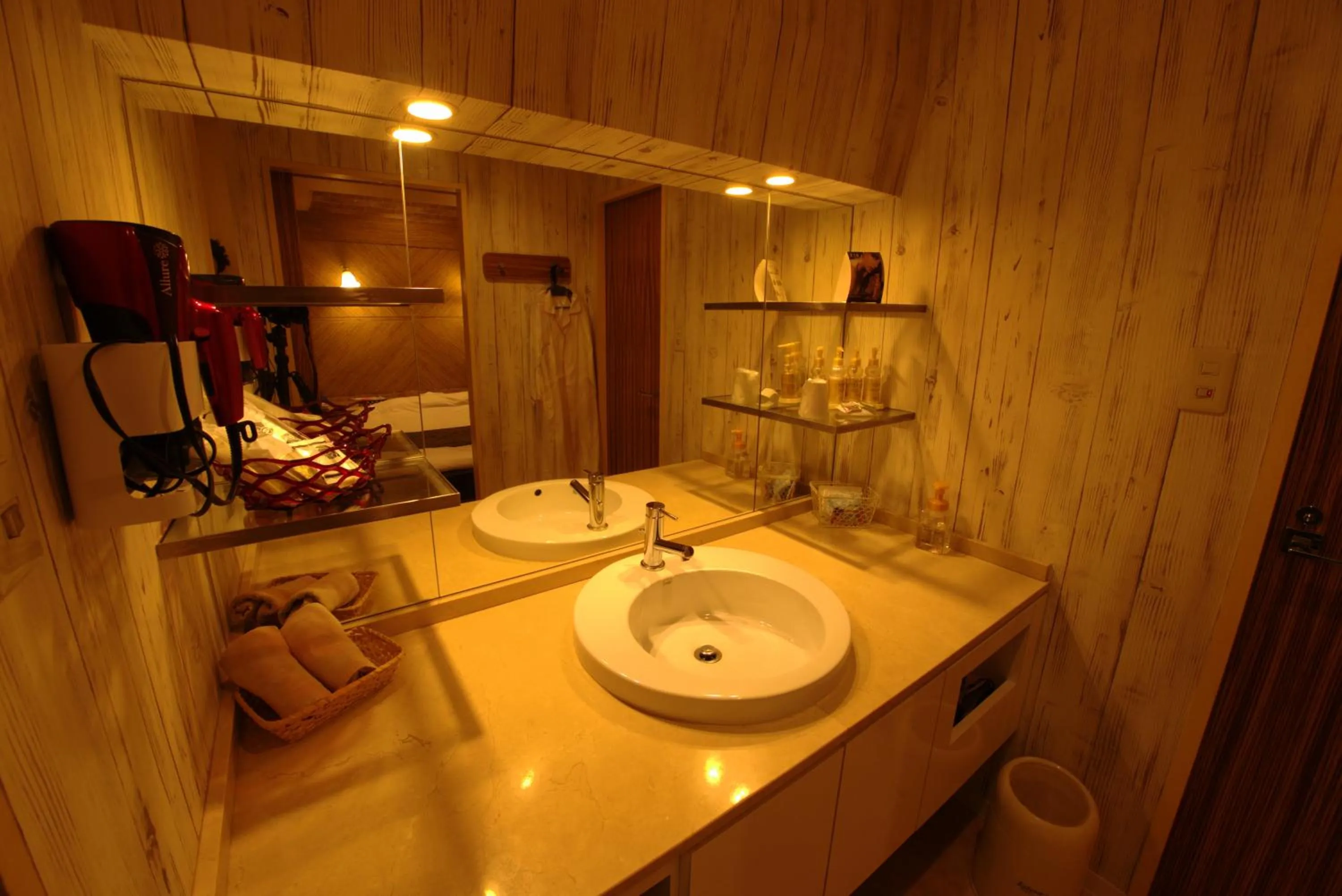 Hotel Allure (Adult Only)