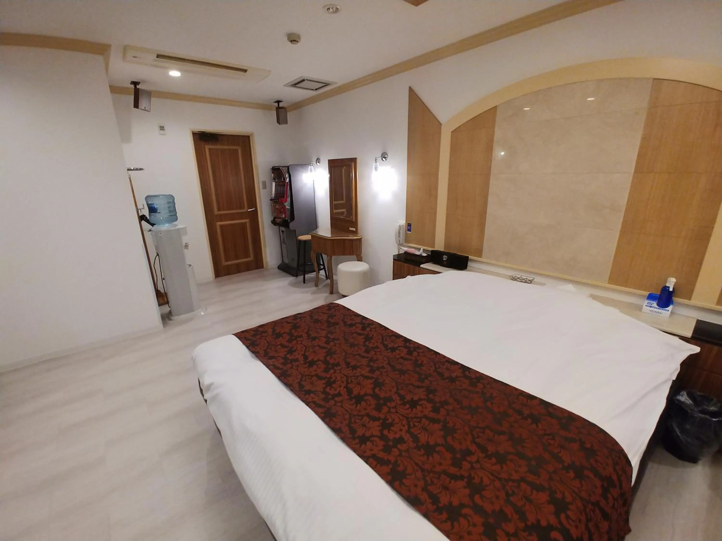 Bed in Hotel Allure (Adult Only)