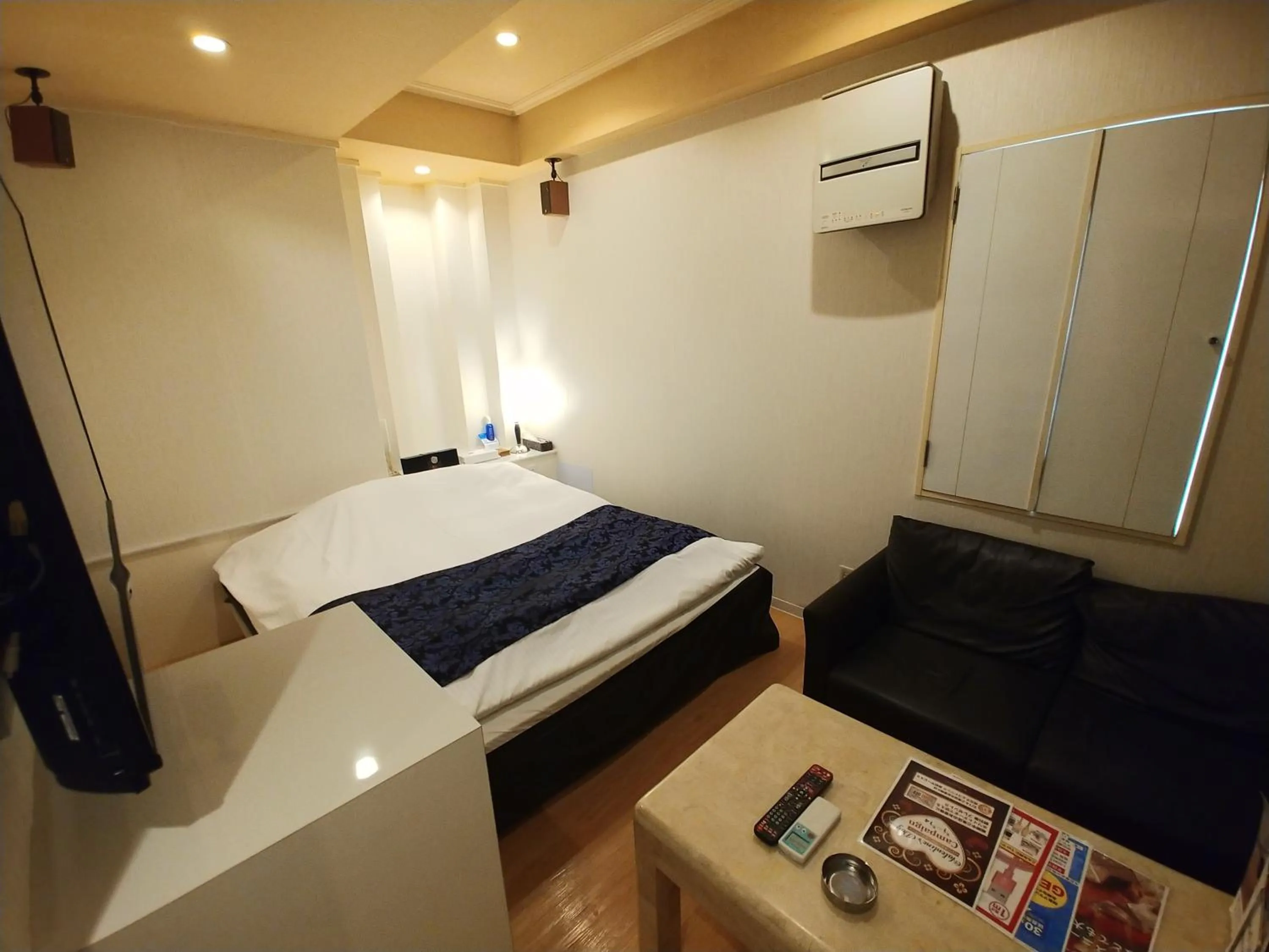 Bed in Hotel Allure (Adult Only)