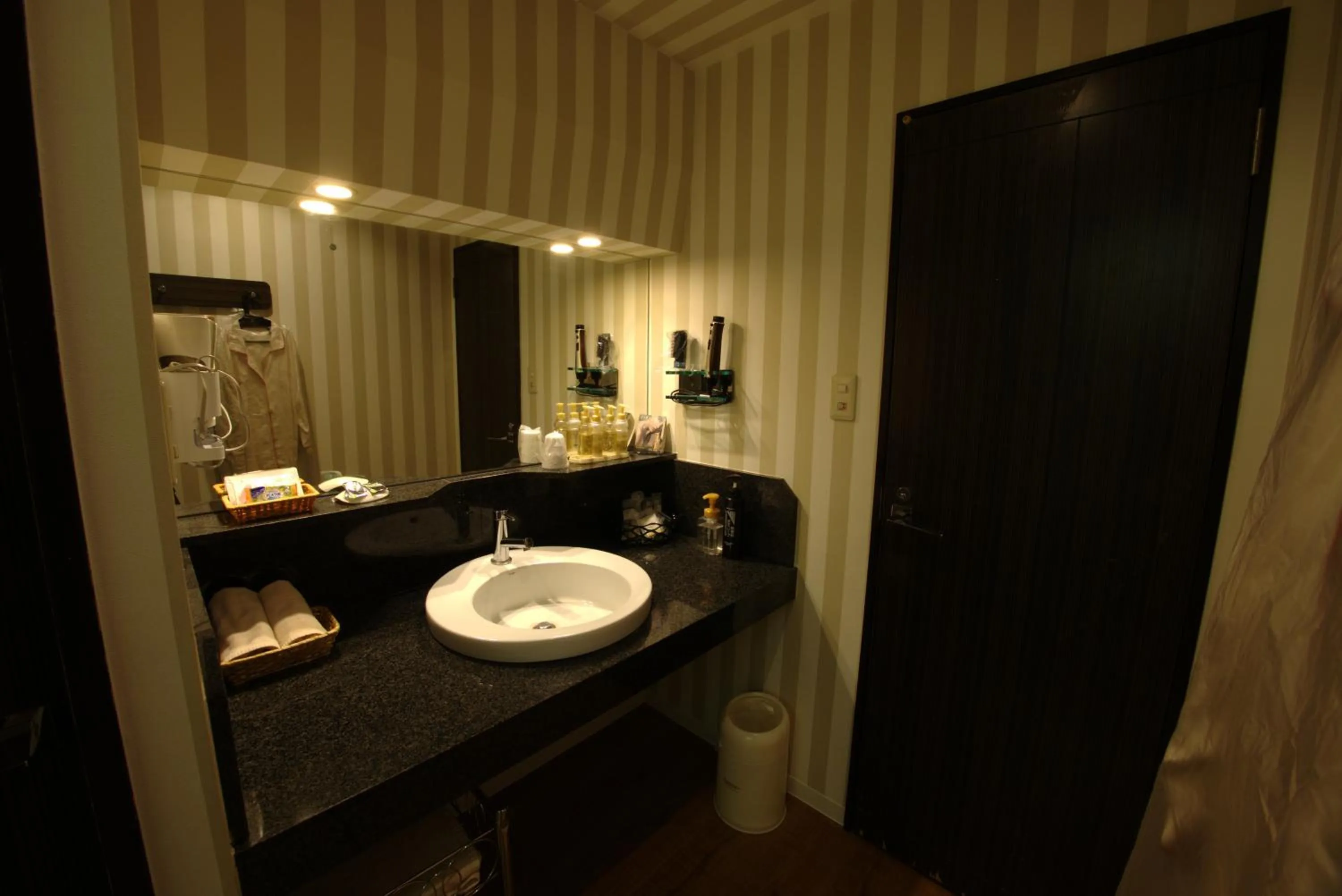 Hotel Allure (Adult Only)