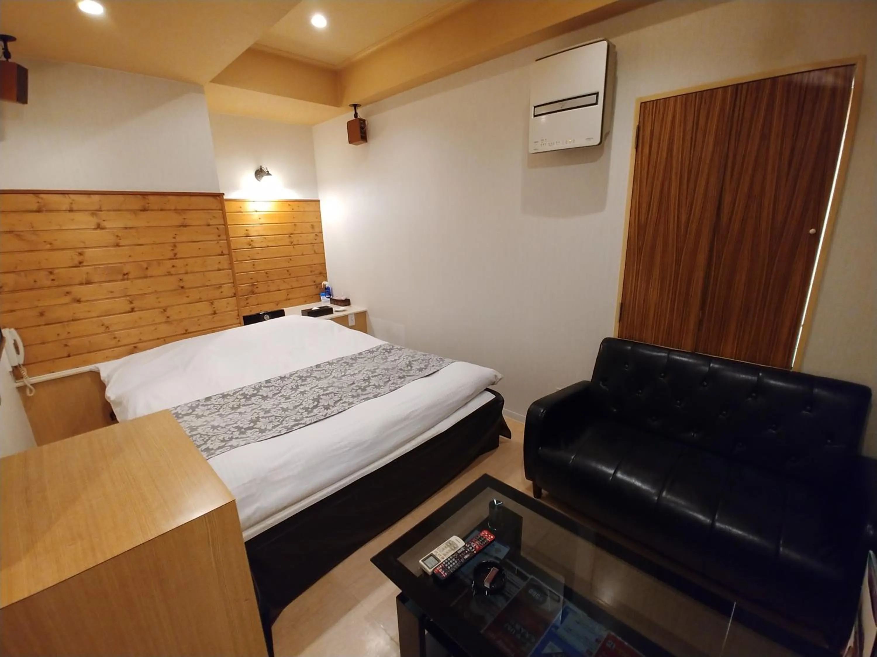 Bed in Hotel Allure (Adult Only)