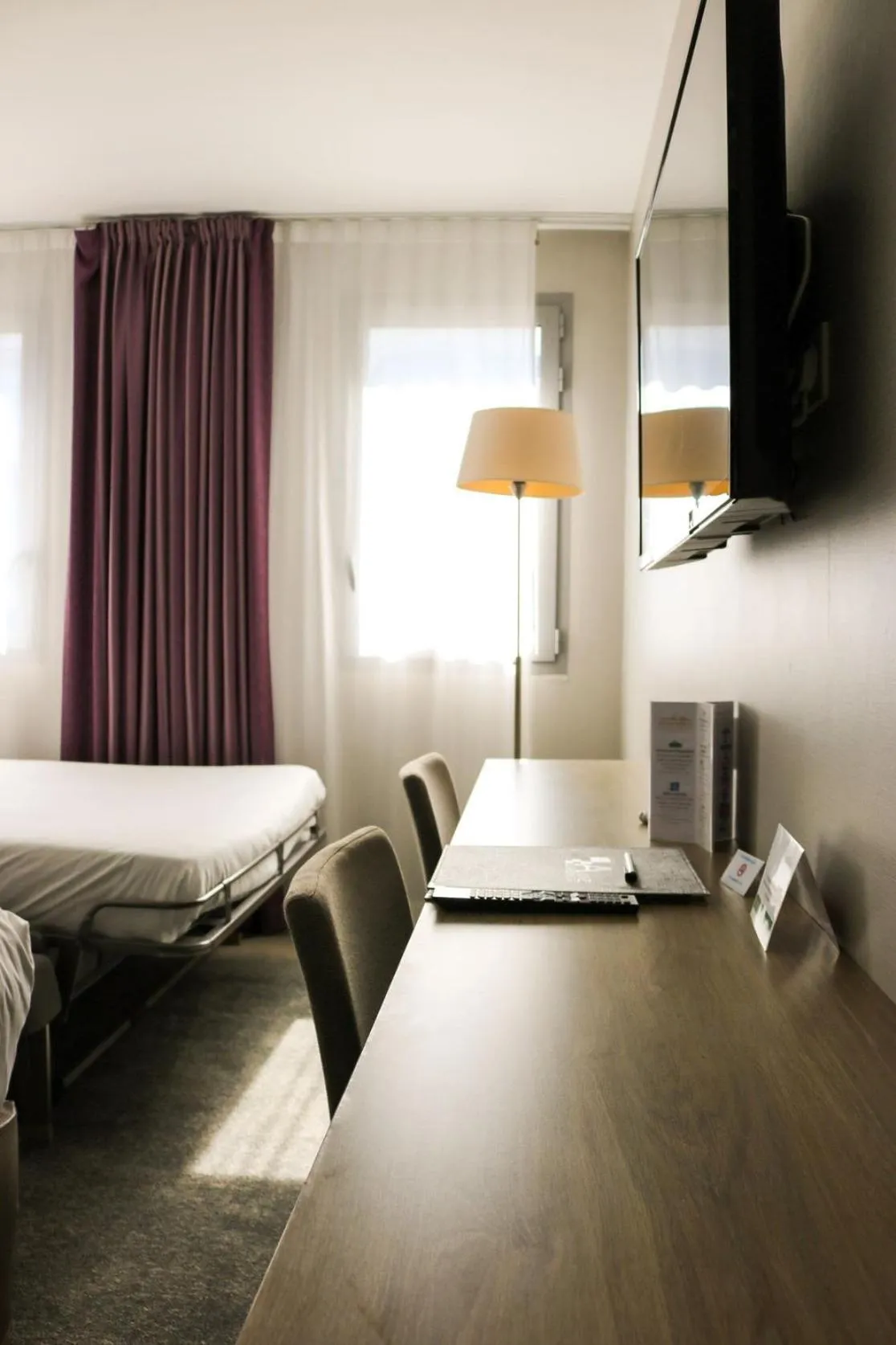 Bed in Hôtel Anne De Bretagne