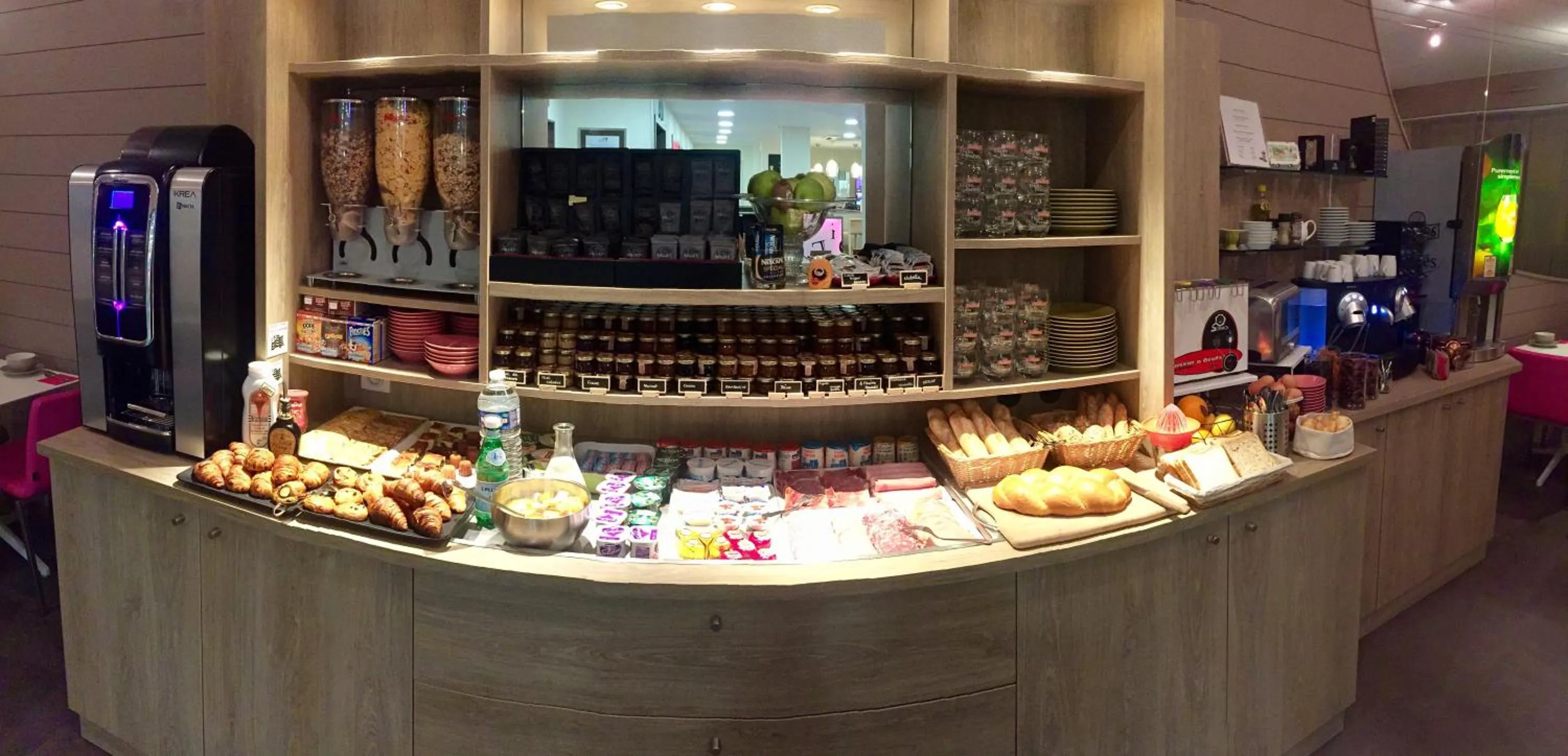 Lounge or bar in Hôtel Anne De Bretagne