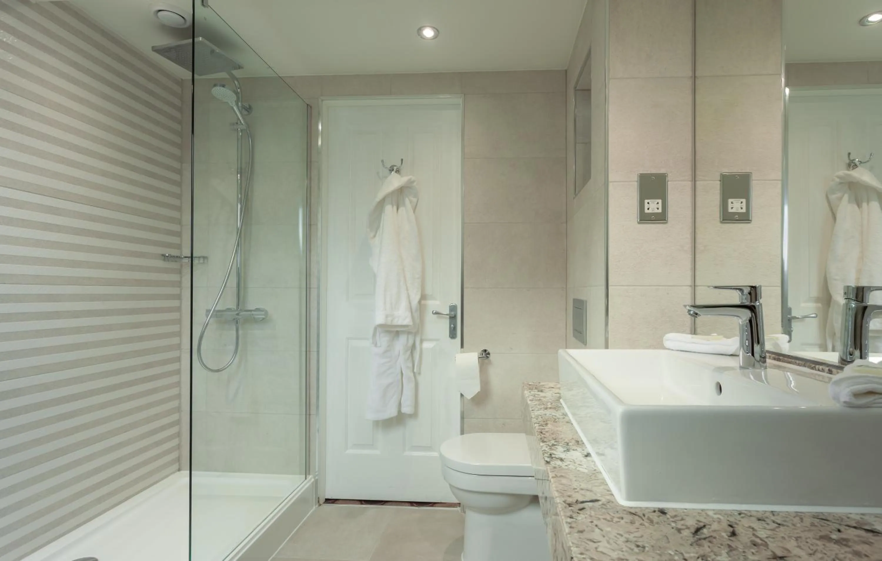 Penthouse Suite with Double Bed in Holiday Inn - Glasgow - City Ctr Theatreland by IHG