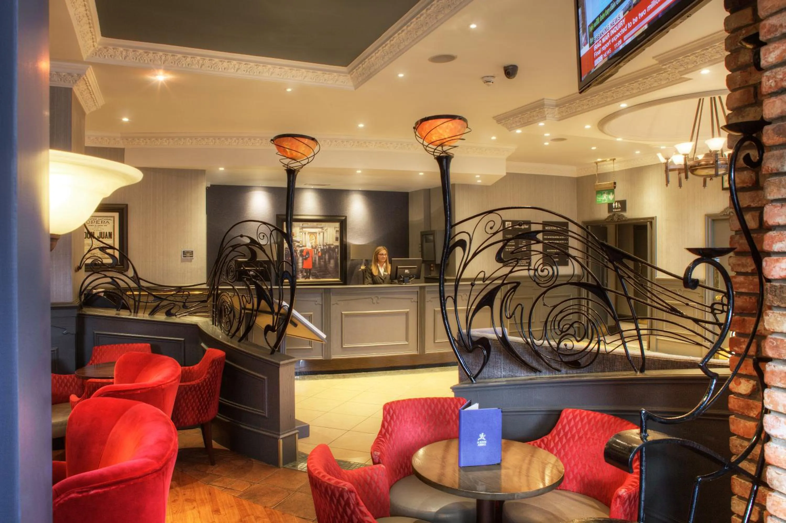 Lobby or reception in Holiday Inn - Glasgow - City Ctr Theatreland by IHG