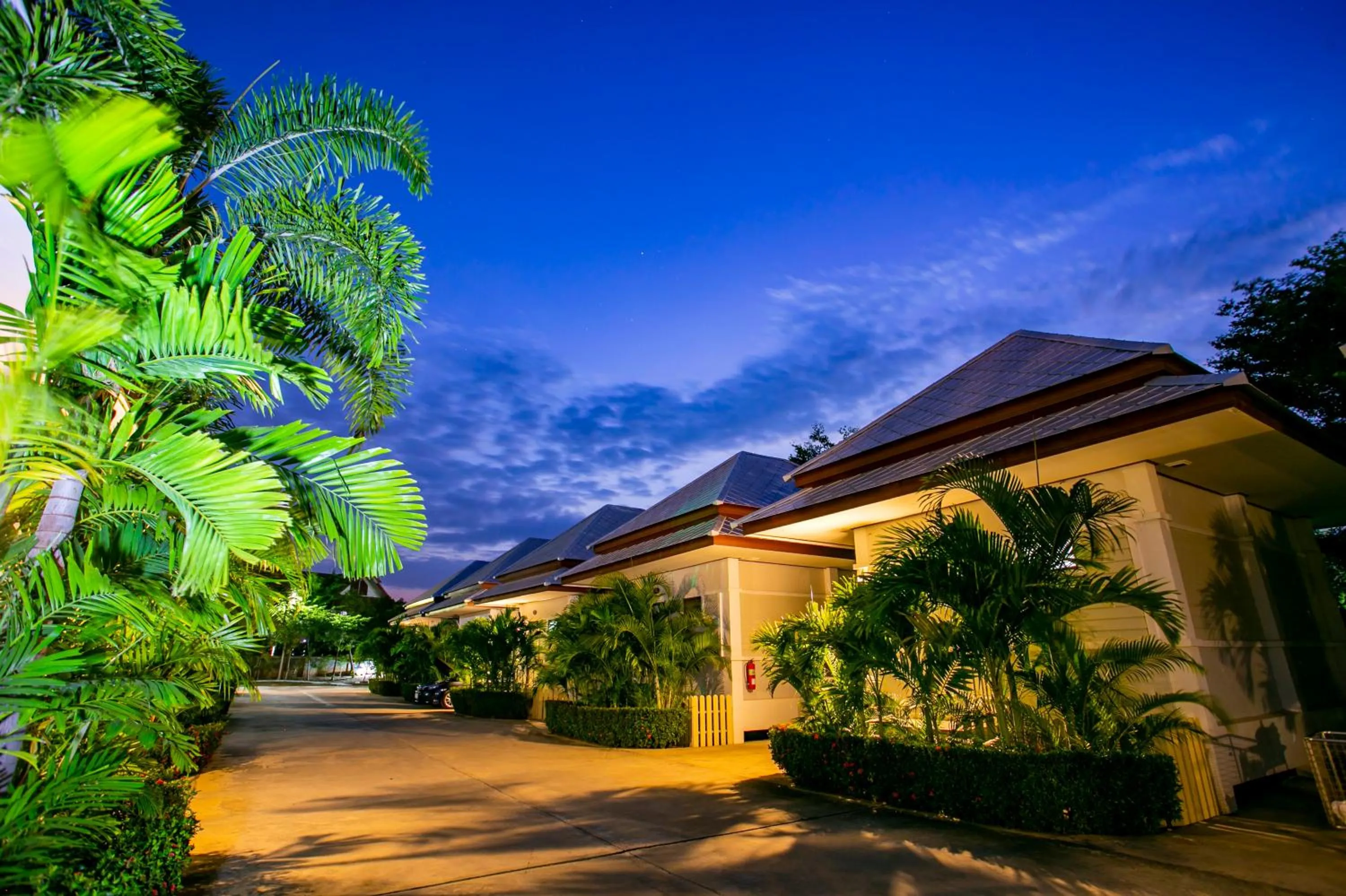 Night in Bualuang Boutique Resort