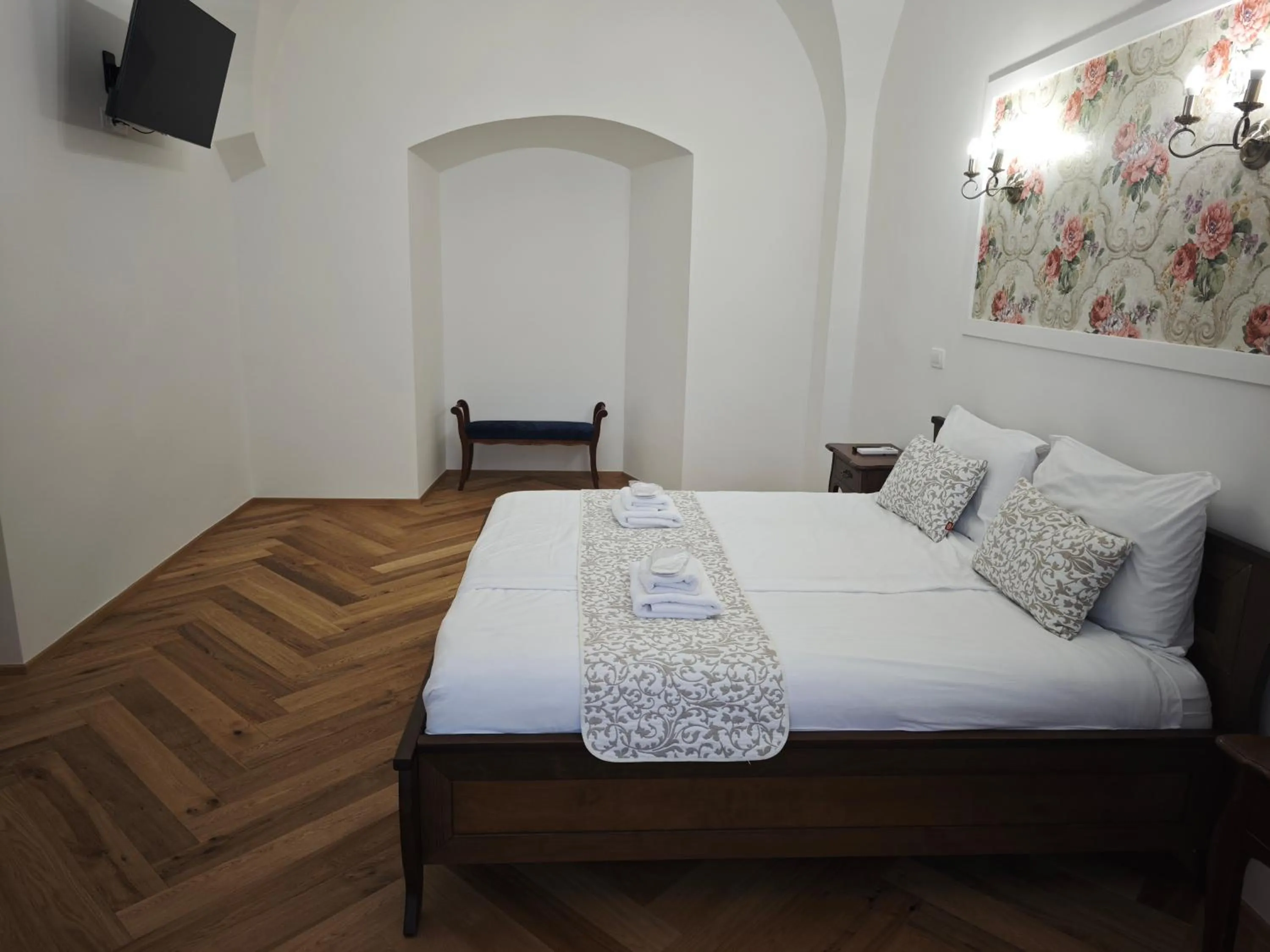 Barbo Palace Apartments and Rooms