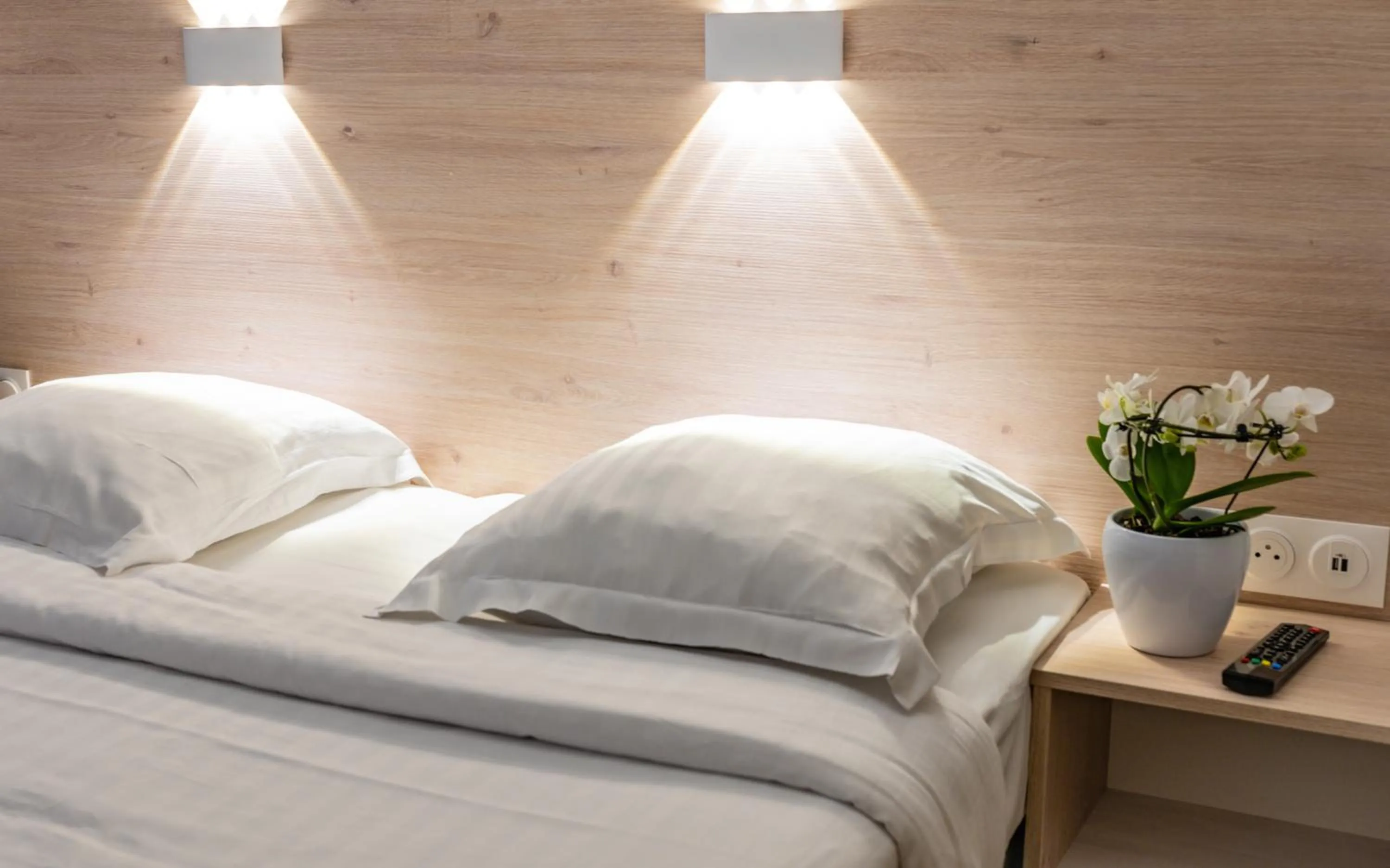 Bed in Hotel Cerise Nancy