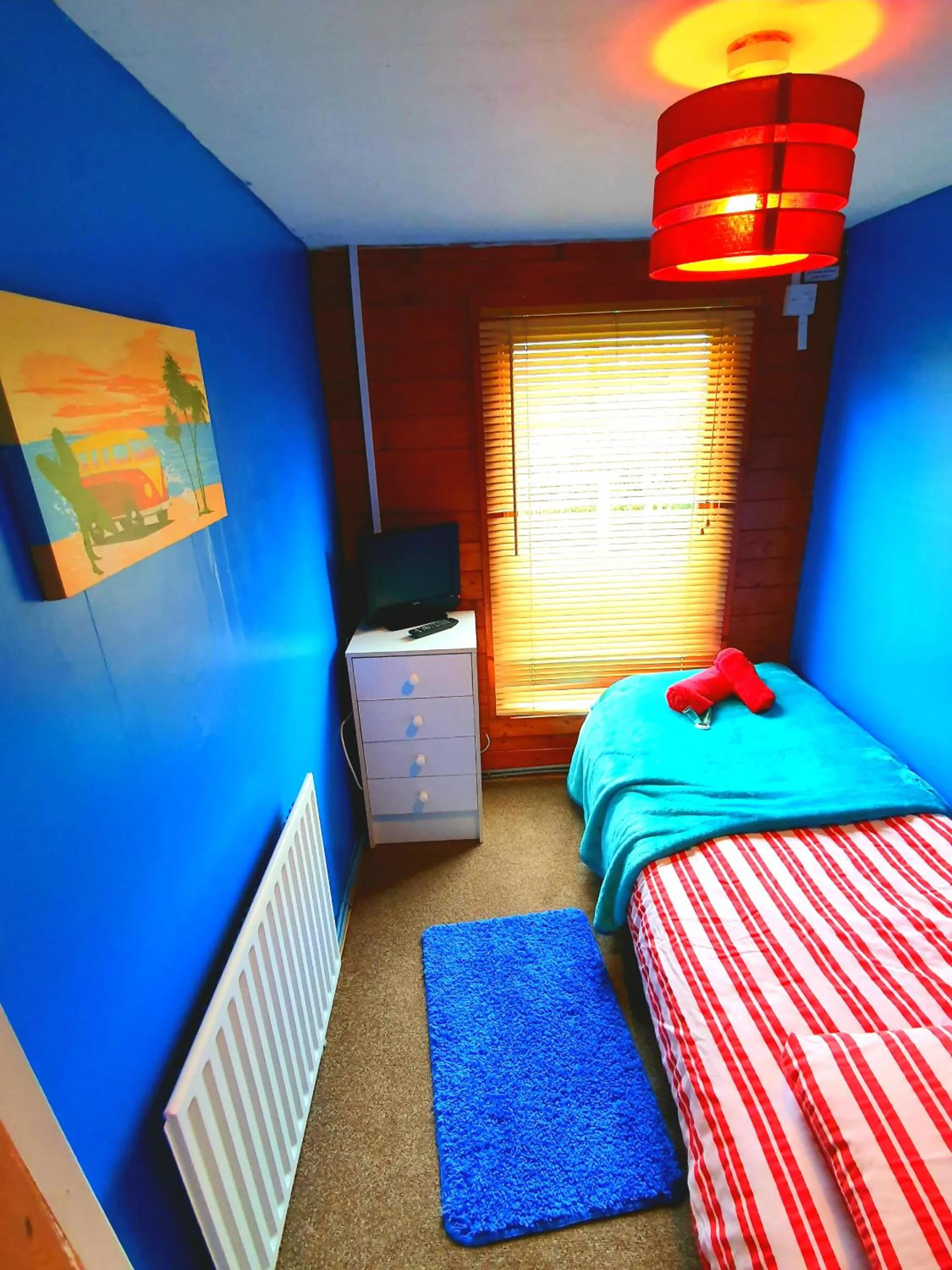 Photo of the whole room in Palm Cottage