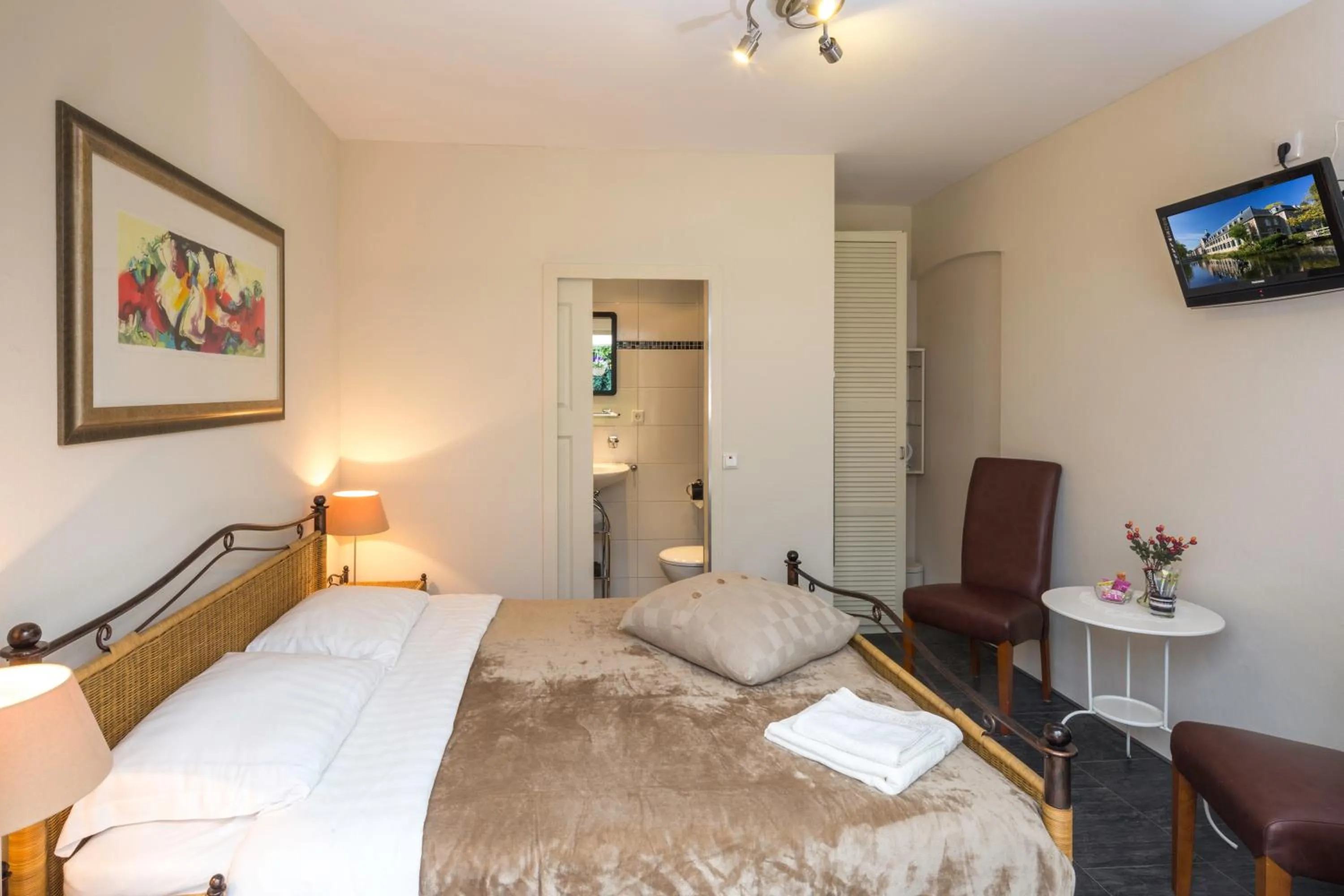 Photo of the whole room, Bed in Baart's Bed and Breakfast