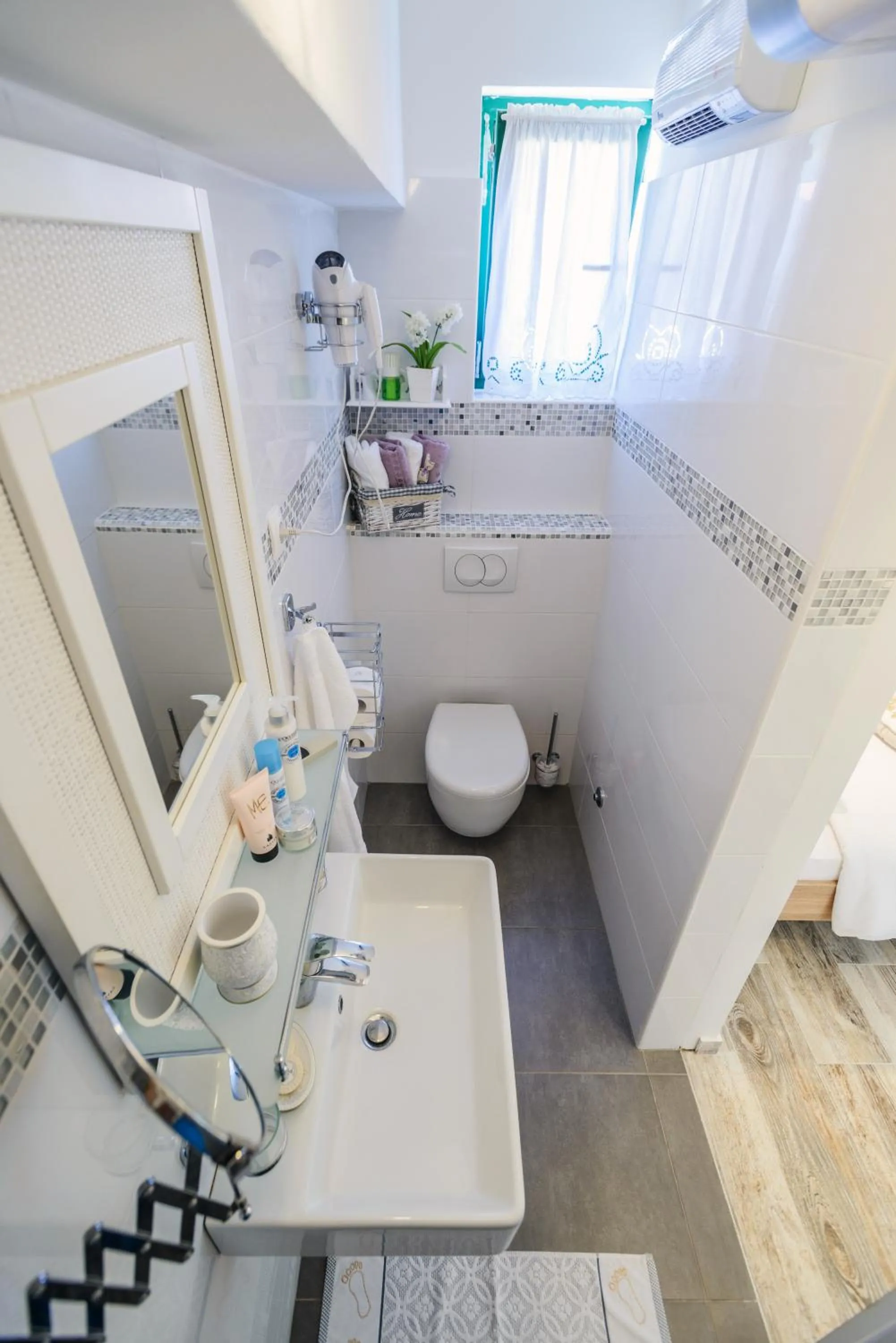 Toilet in Apartment Old Cottage