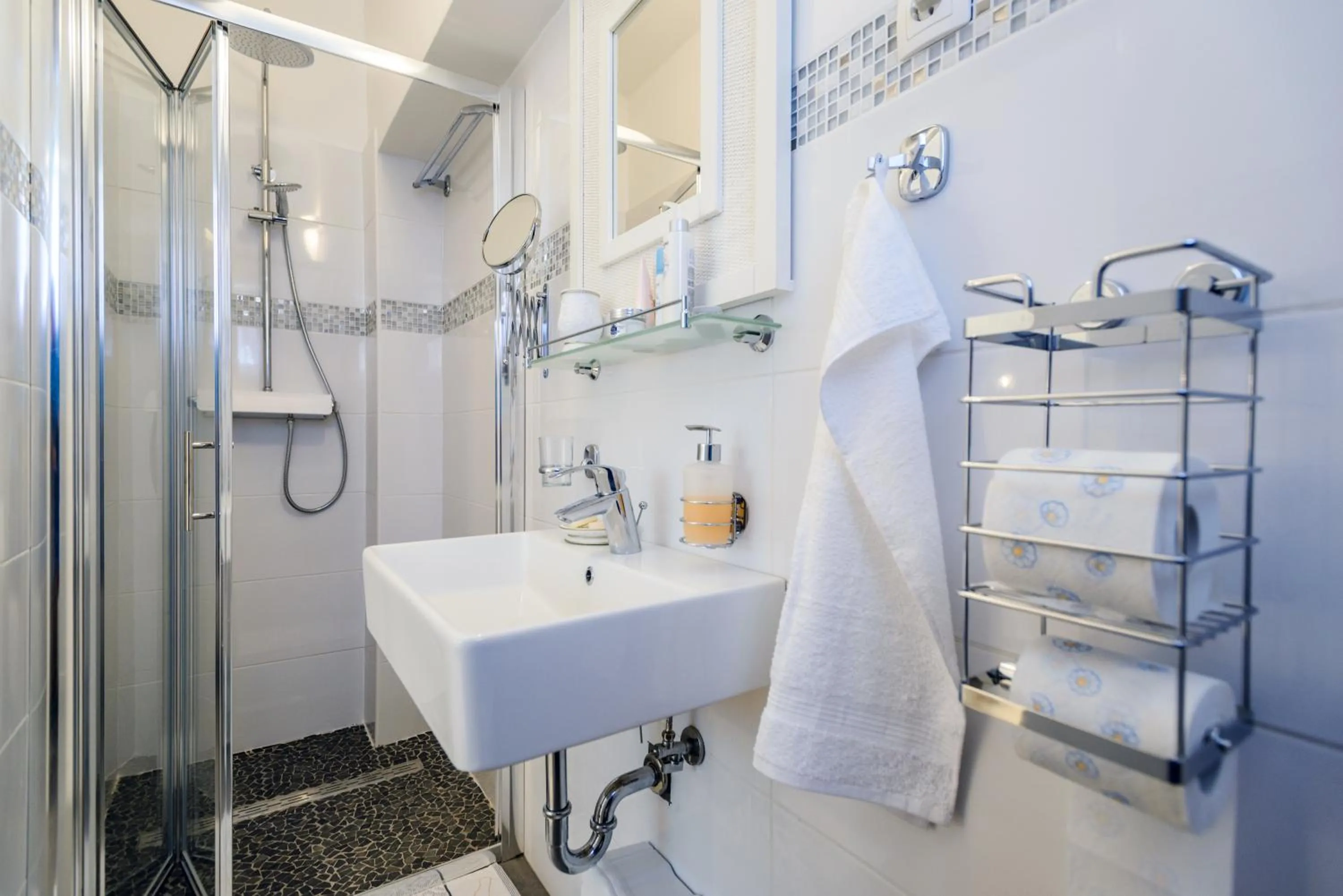 Shower in Apartment Old Cottage