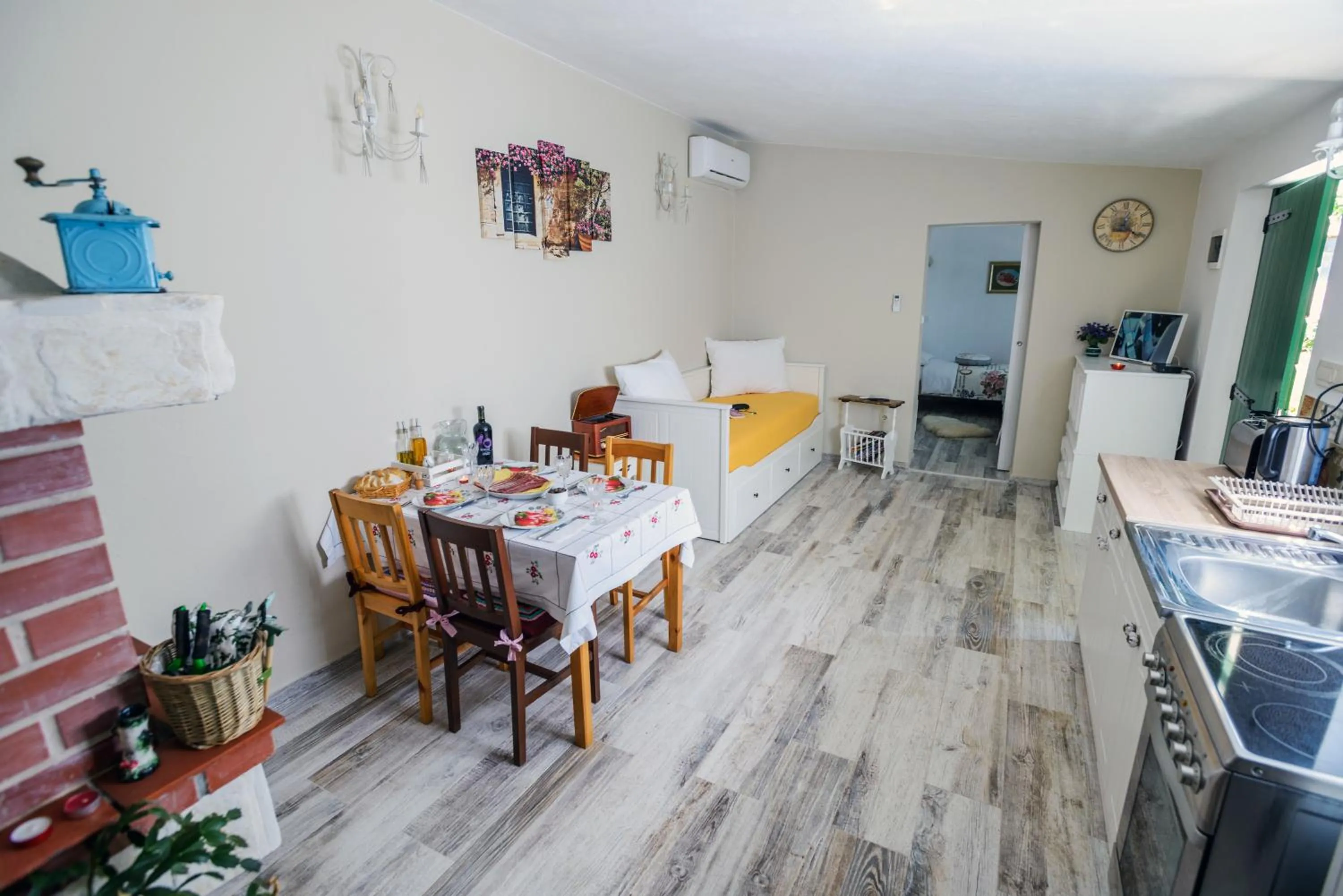 Kitchen or kitchenette in Apartment Old Cottage
