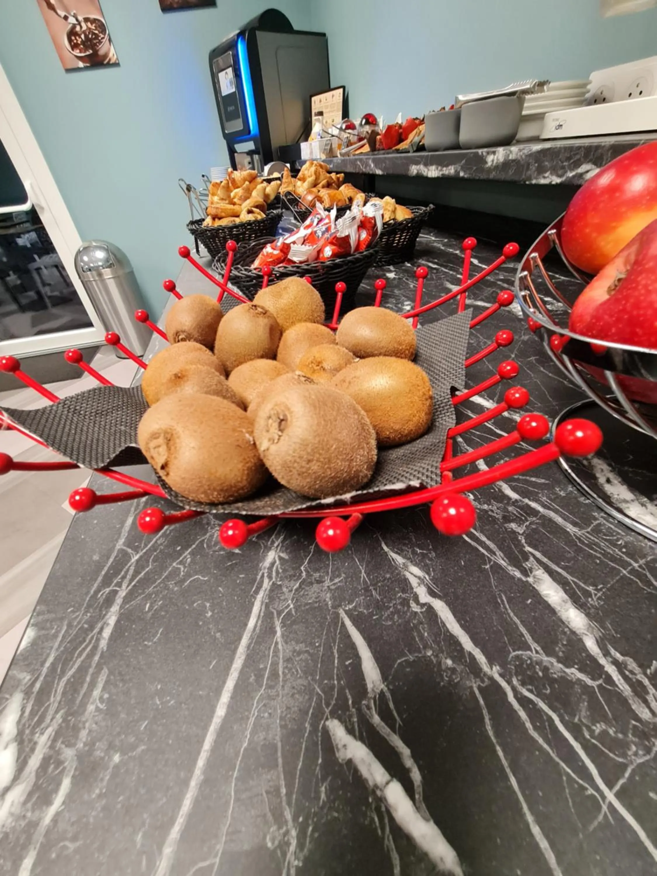 Breakfast in Logis Hôtel Atrium Epinal Golbey