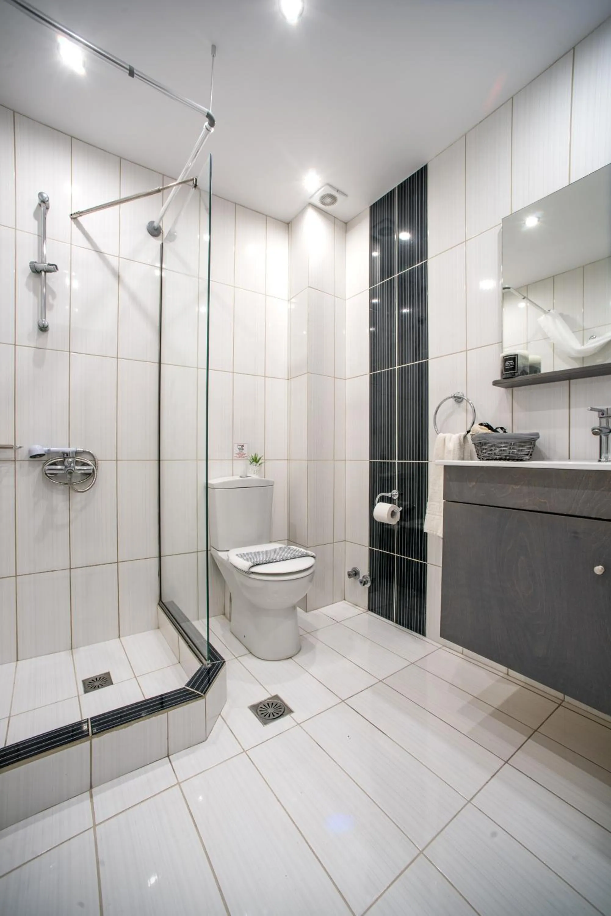 Shower in Palotel Gouvia Hotel