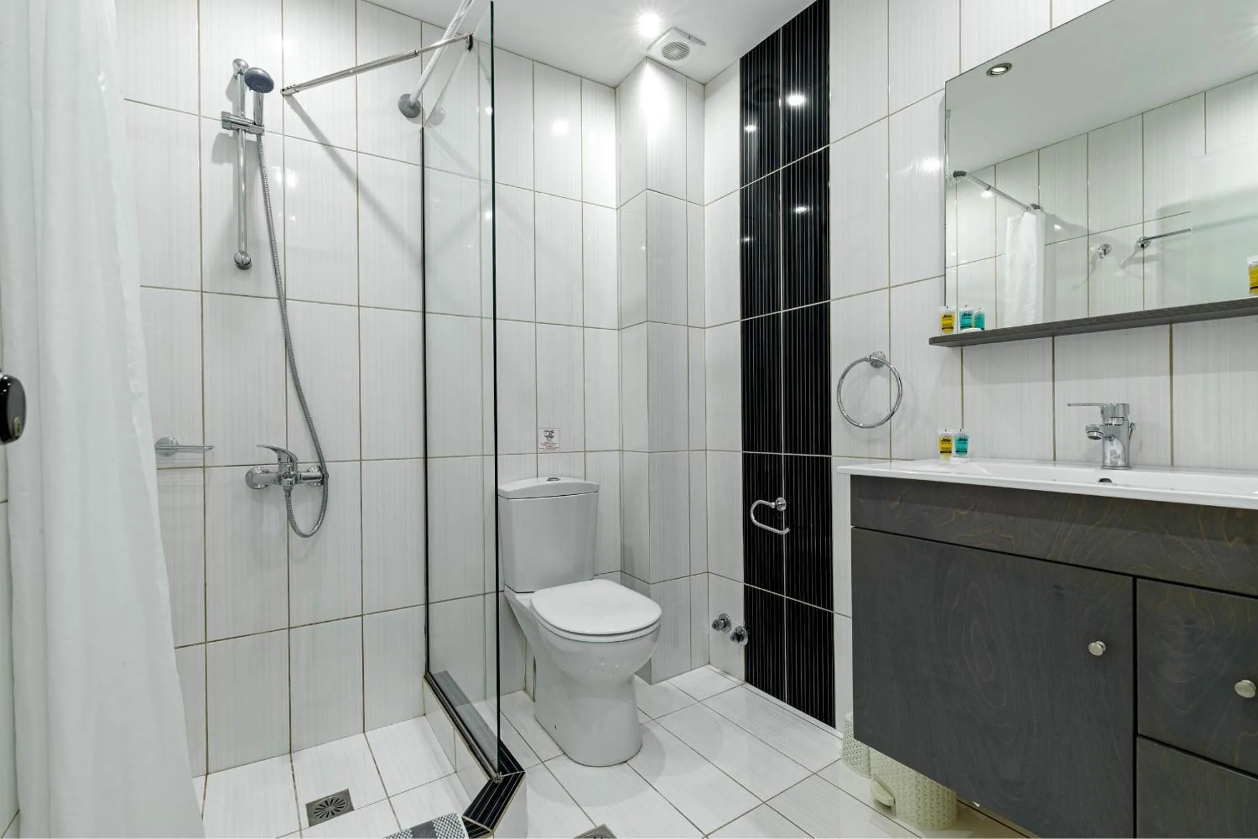 Shower in Palotel Gouvia Hotel