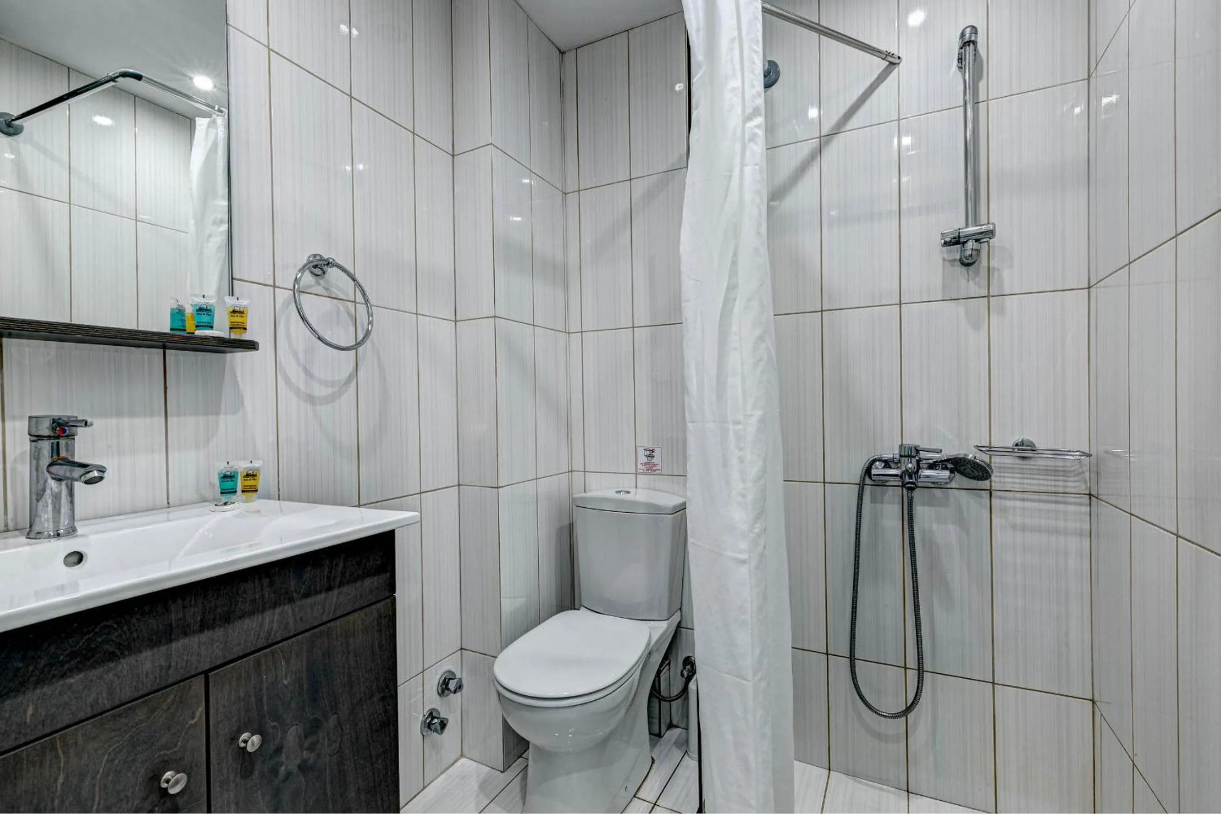 Shower in Palotel Gouvia Hotel