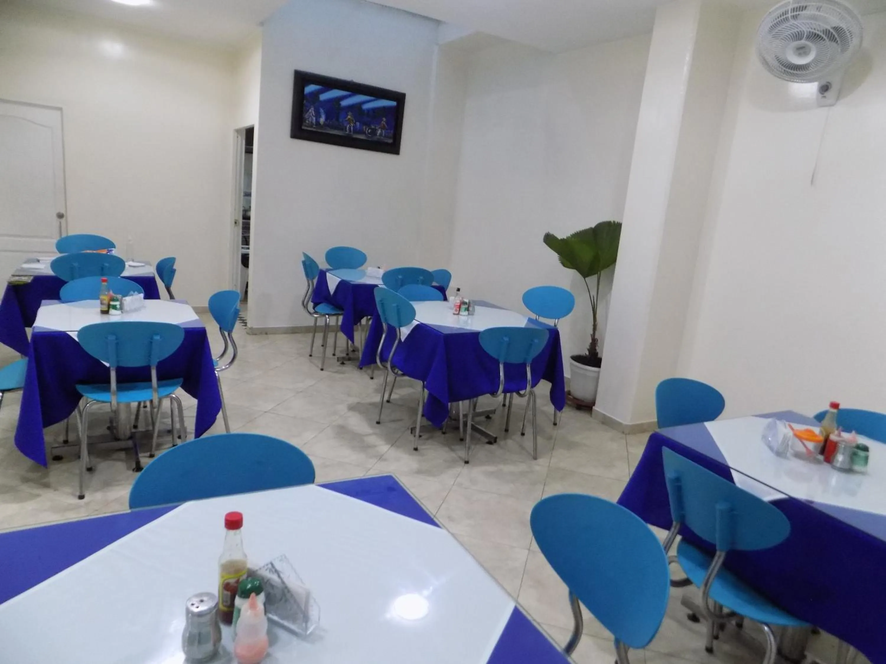 On-site shops in Hotel Luna Azul