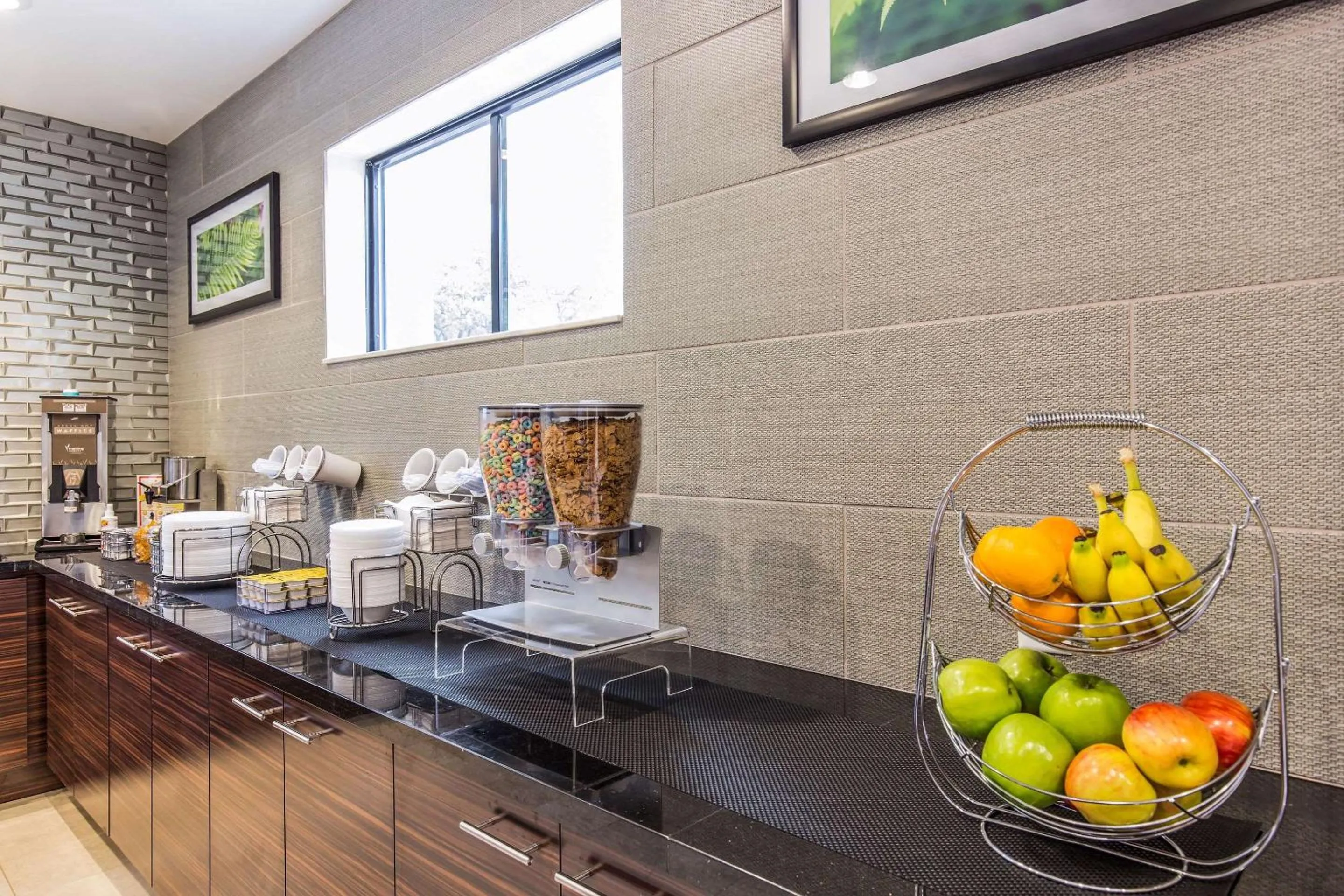 Restaurant/places to eat in Sleep Inn Dallas Love Field-Medical District