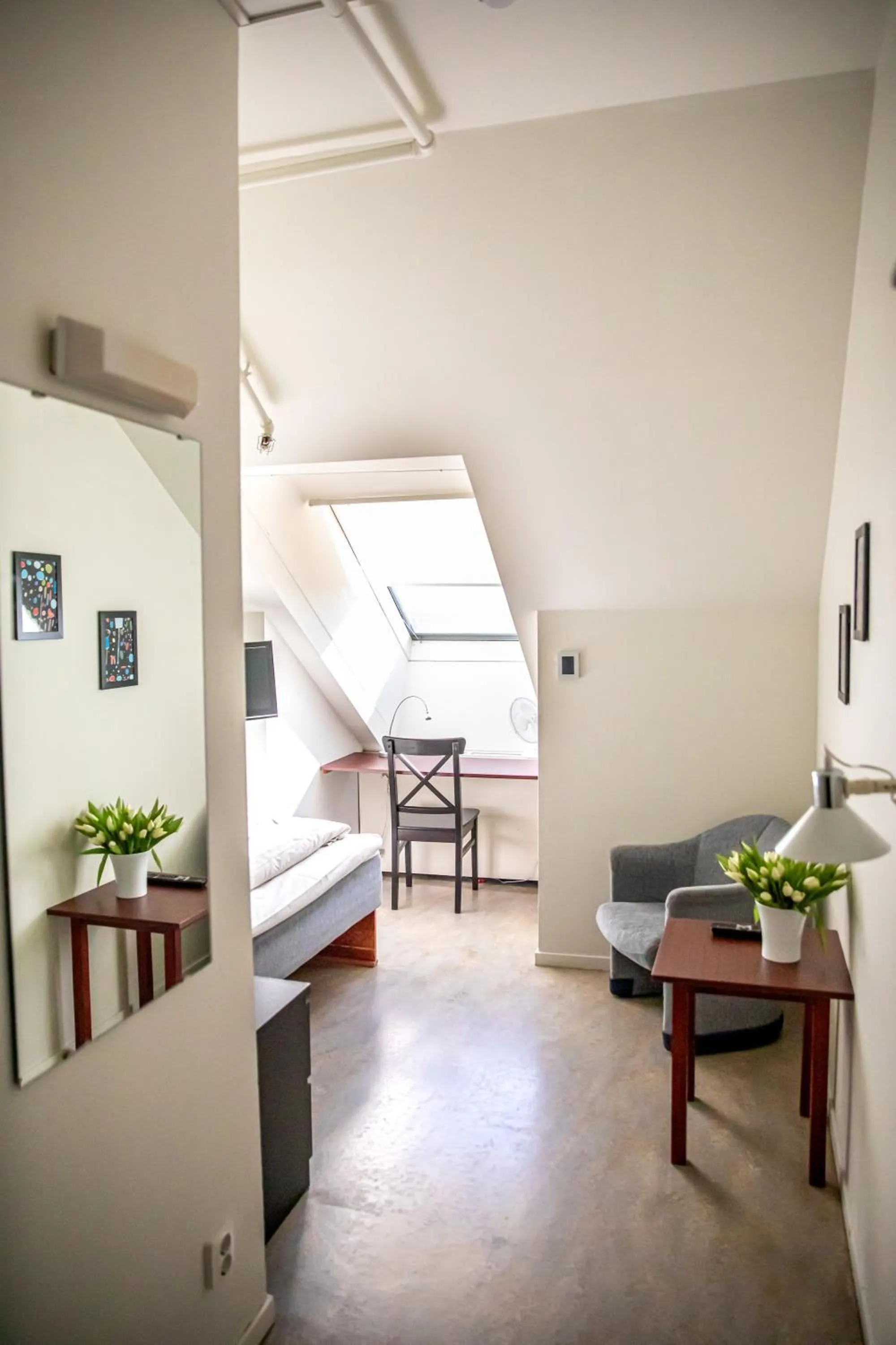 Photo of the whole room, Bed in Hotel Kupolen