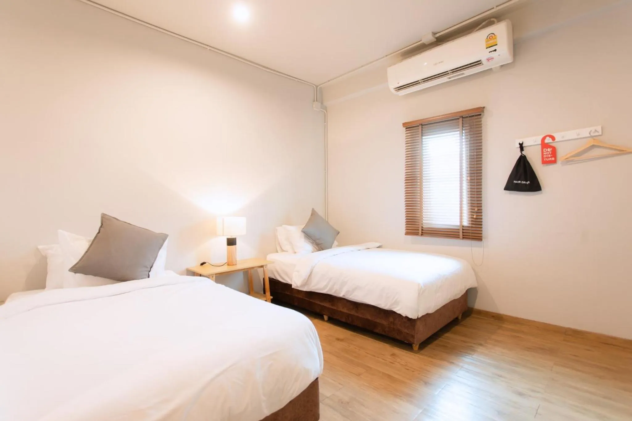 Bedroom, Bed in Hotel PaPa Bangkok Siriraj