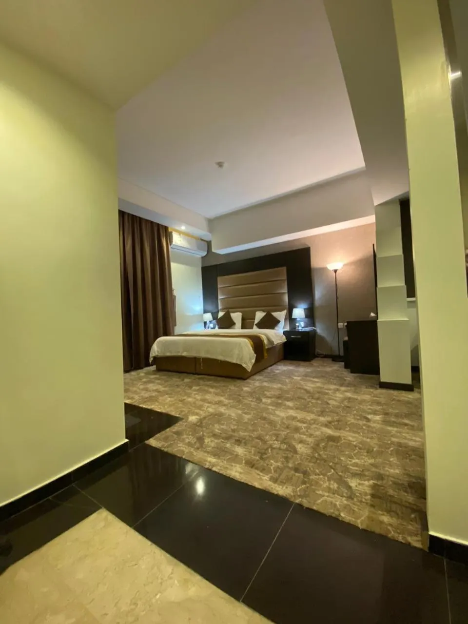 Superior Studio in Desert Rose