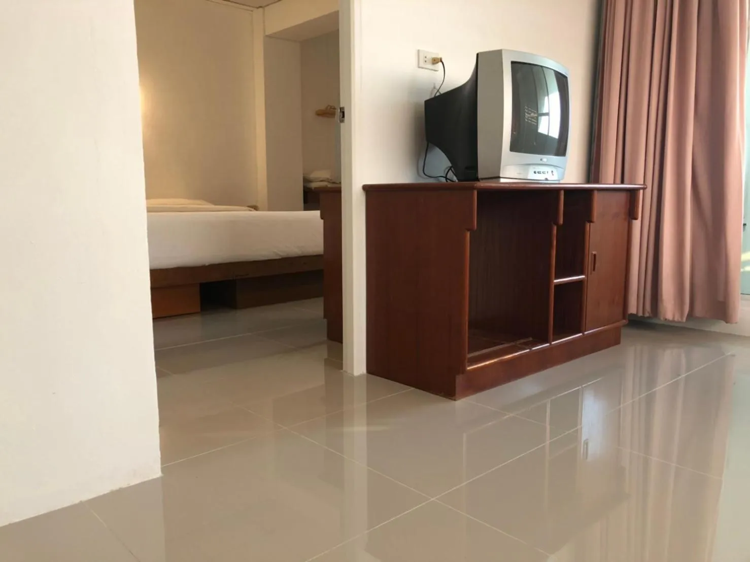 Bedroom in Paradorn Inn