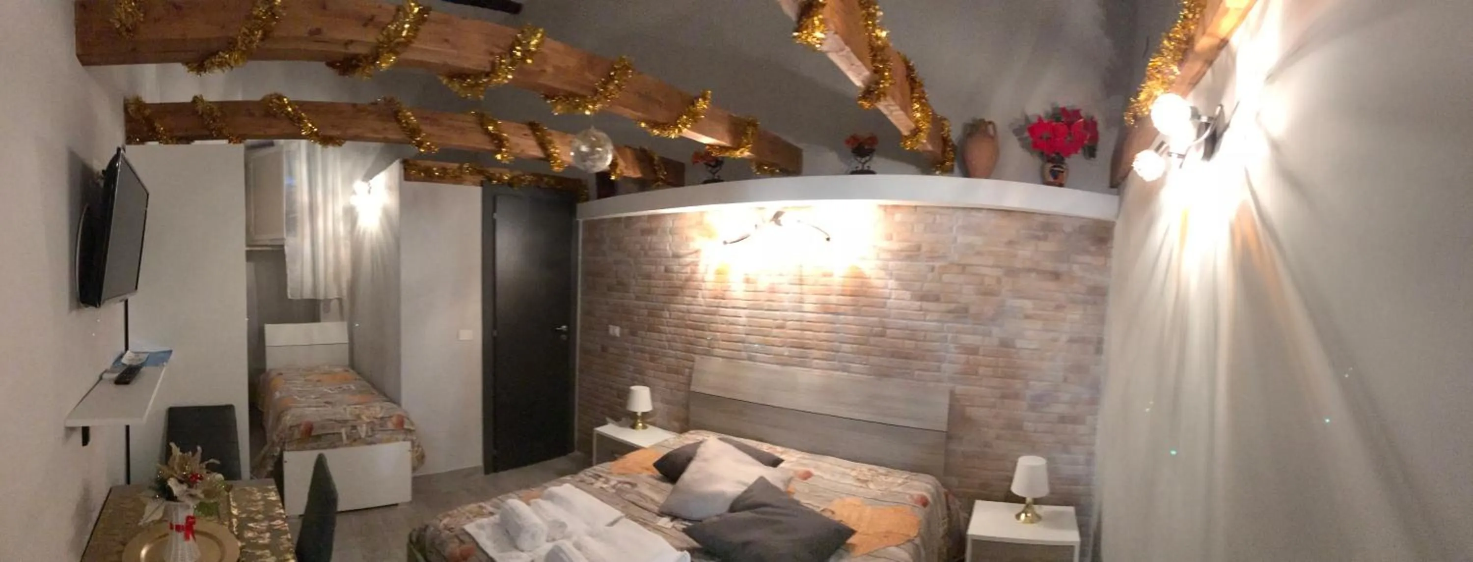 Decorative detail, Bed in Famigi