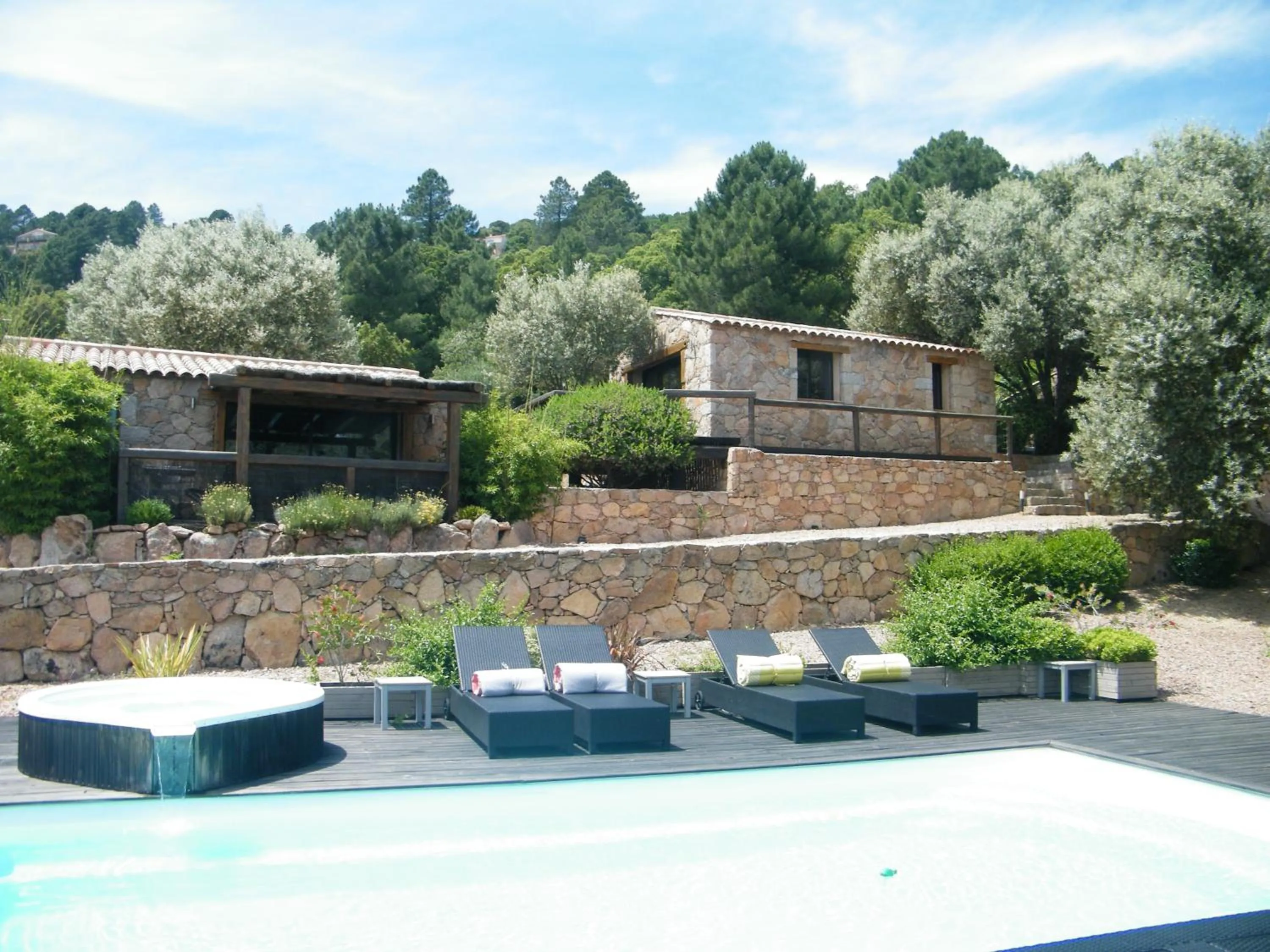 Bedroom in Les Jardins de Mathieu