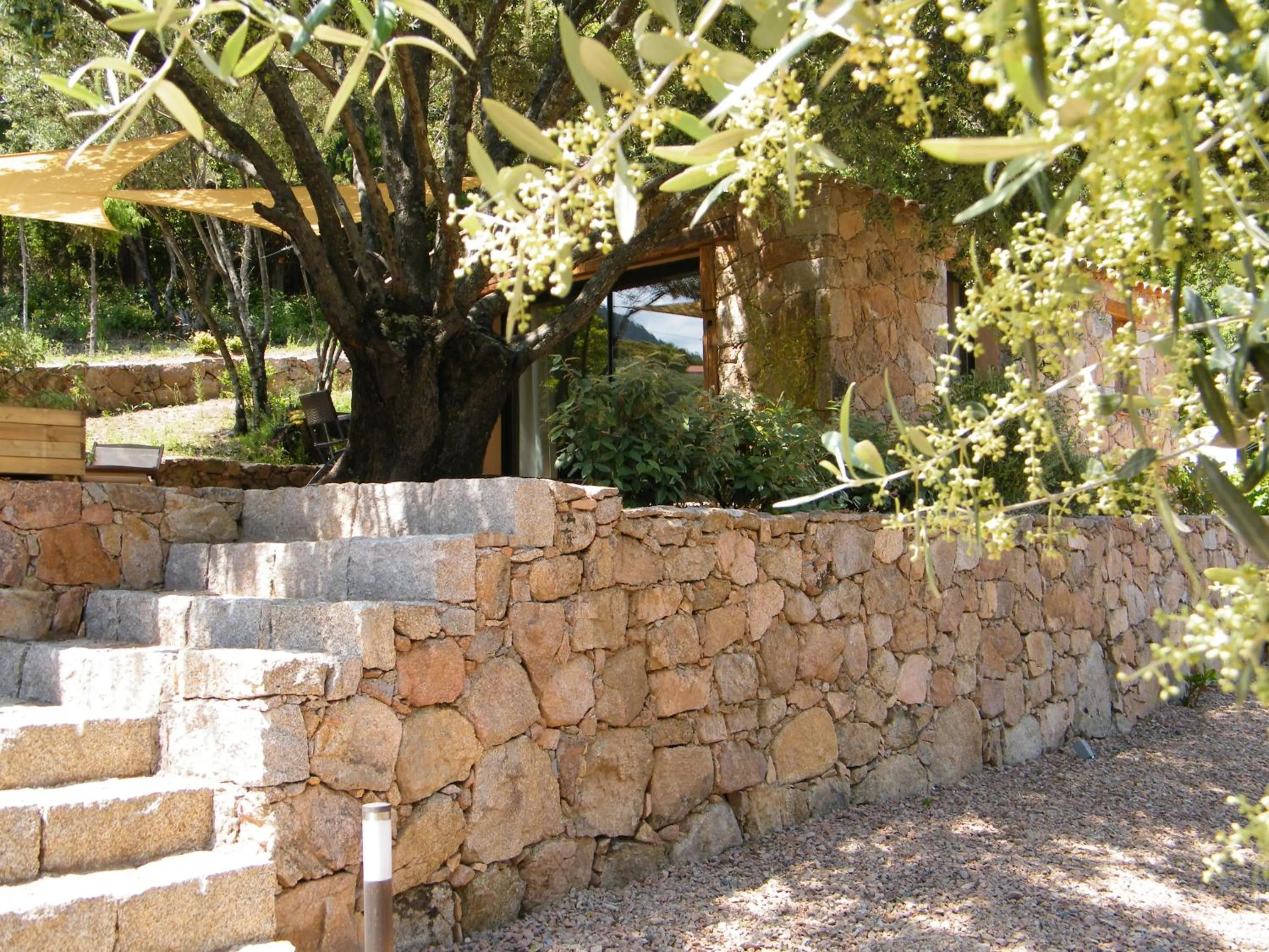 Bedroom in Les Jardins de Mathieu