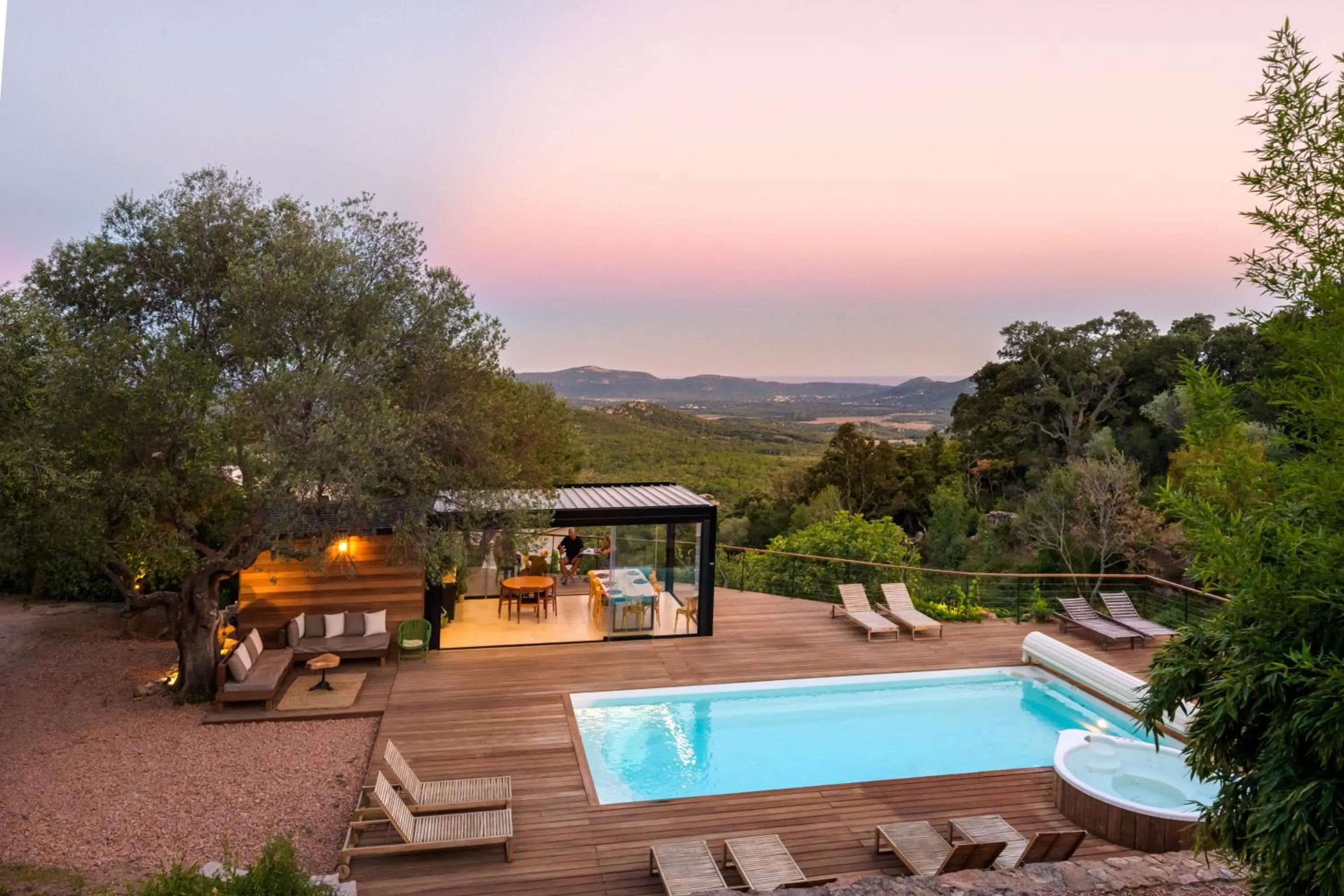 Swimming pool in Les Jardins de Mathieu