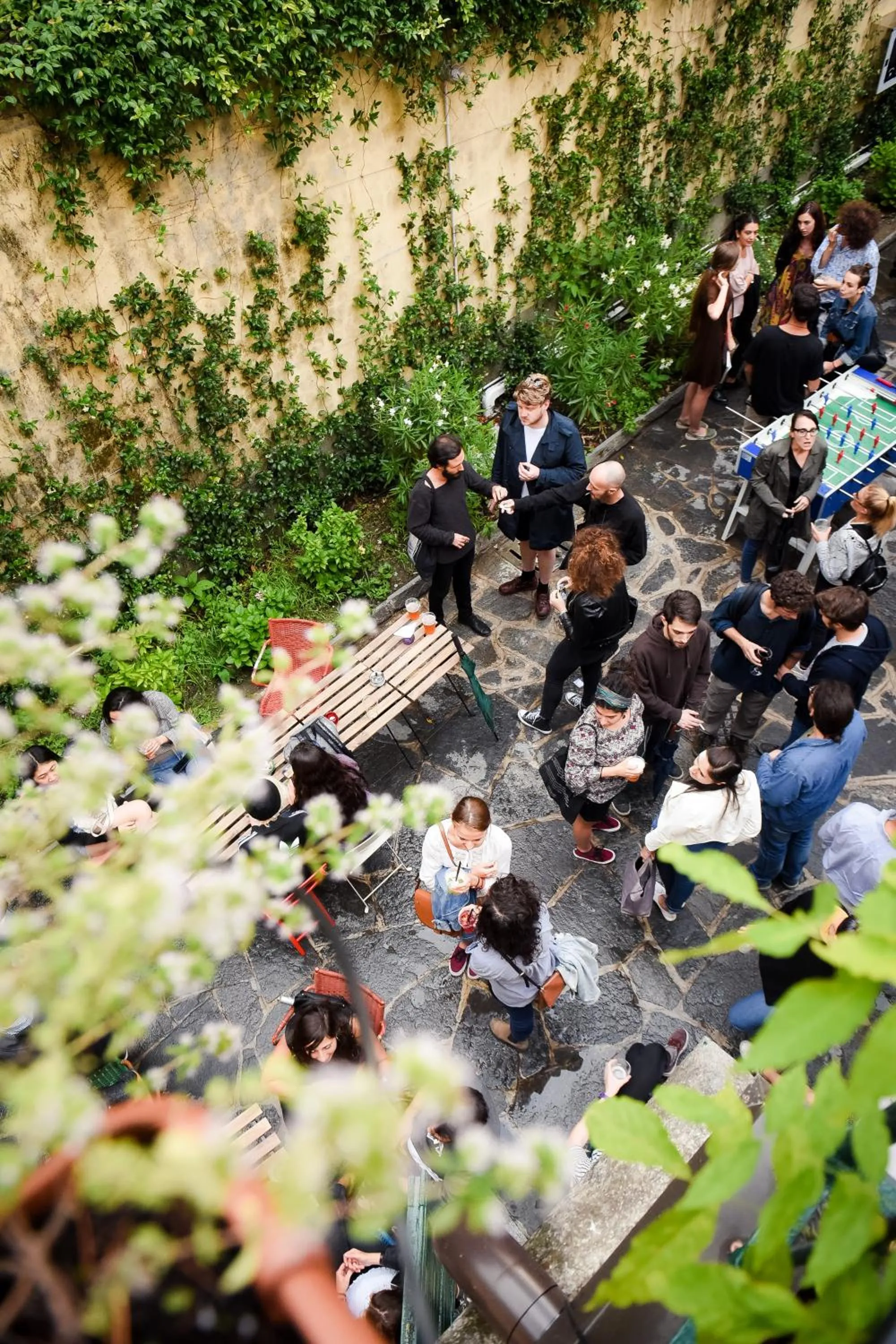 Patio in Ostello Bello Lake Como