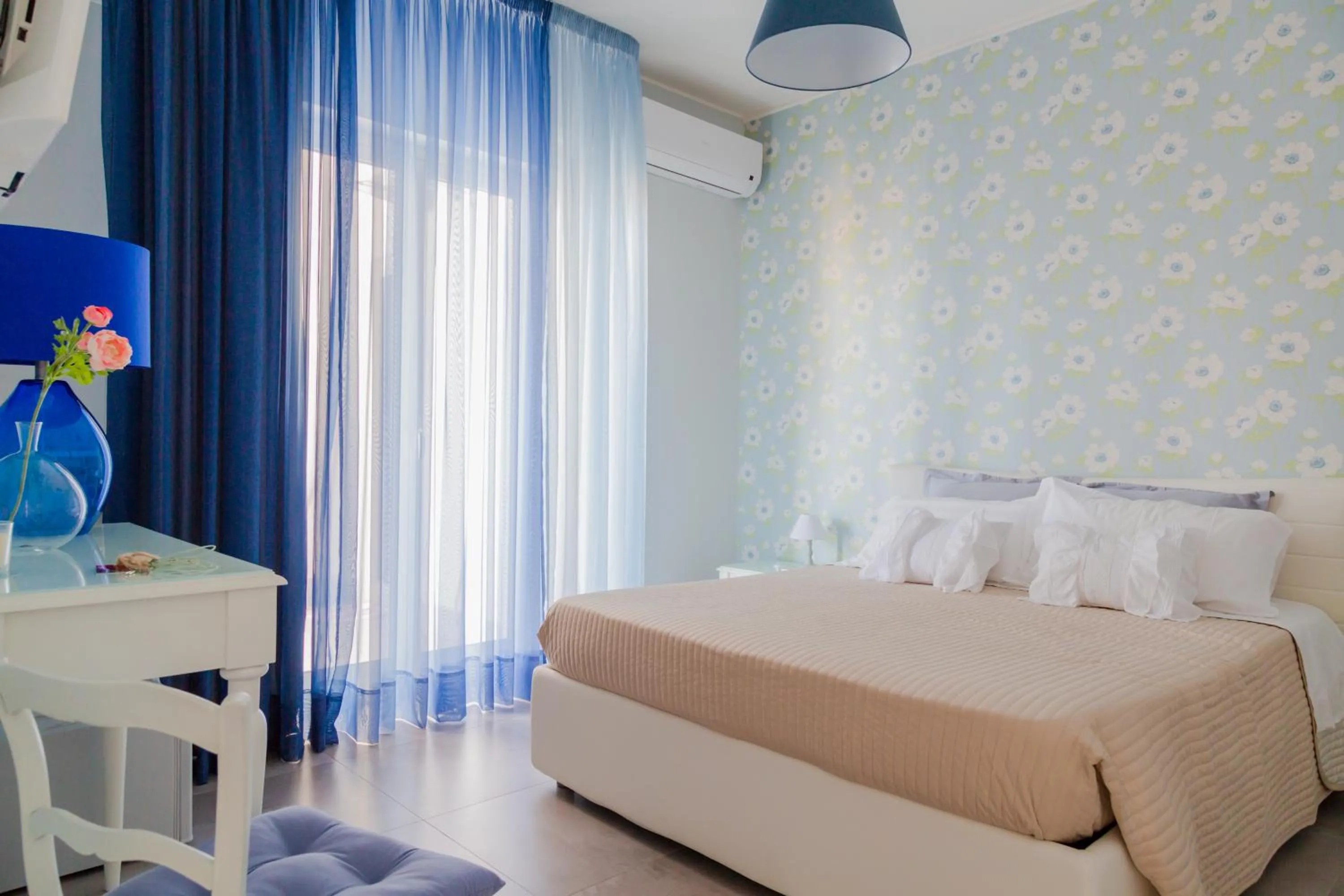 Shower, Bed in B&B Attico 160