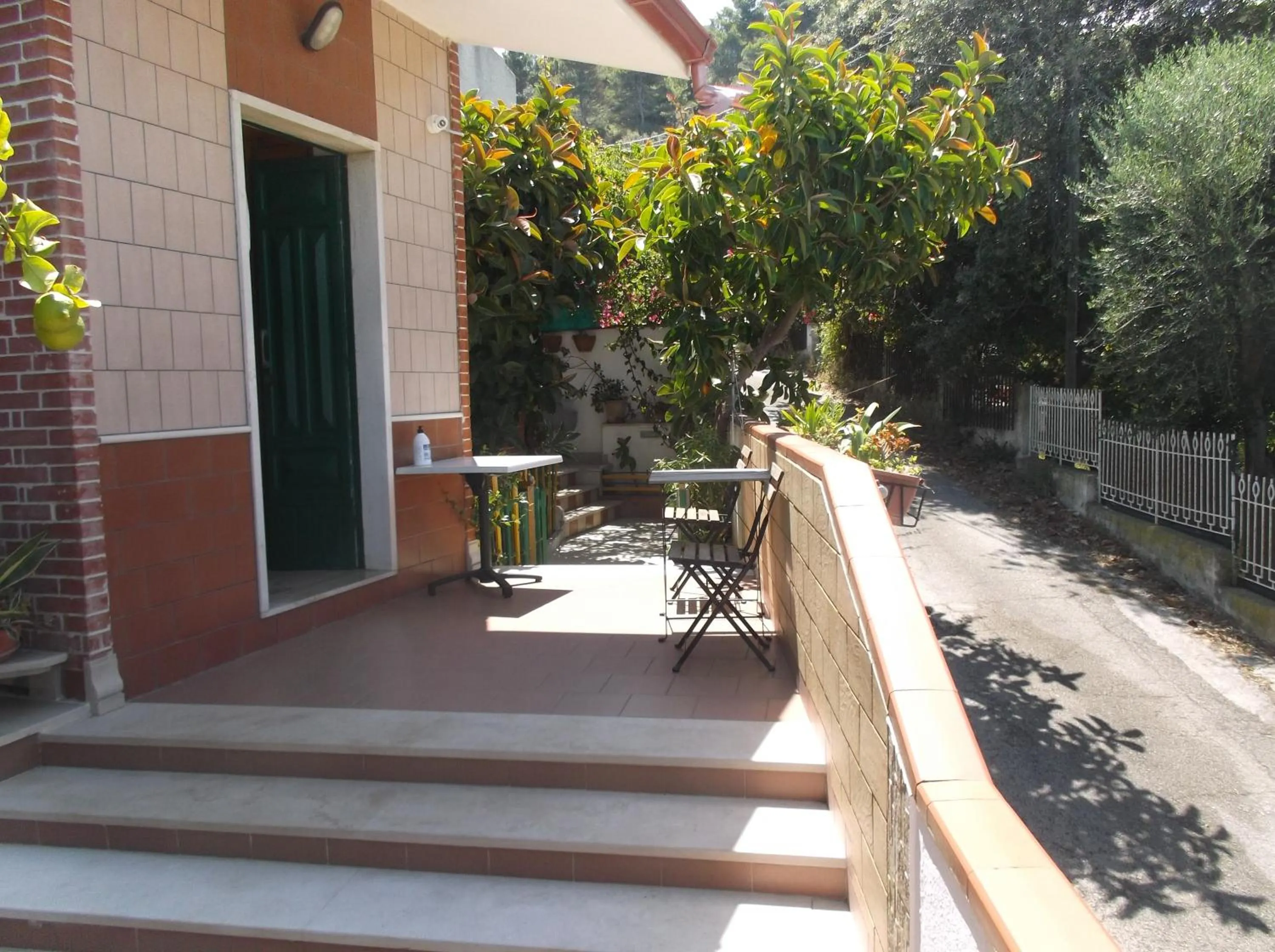 Facade/entrance in Affittacamere Murgenere