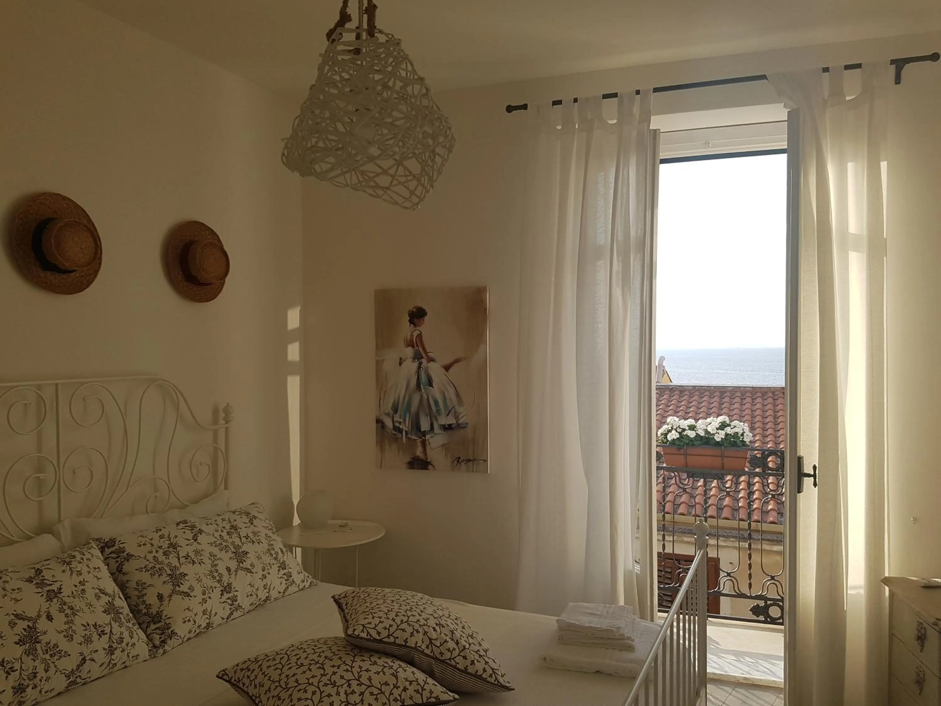 Decorative detail, Bed in Azzurro B&B