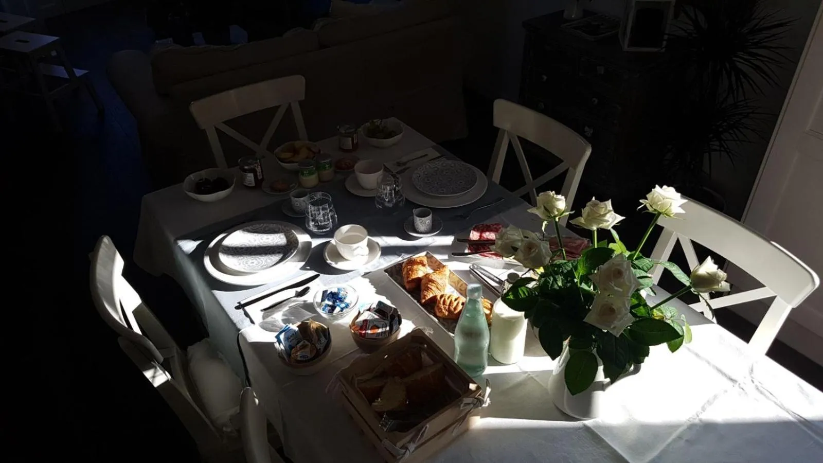 Communal lounge/ TV room in Azzurro B&B