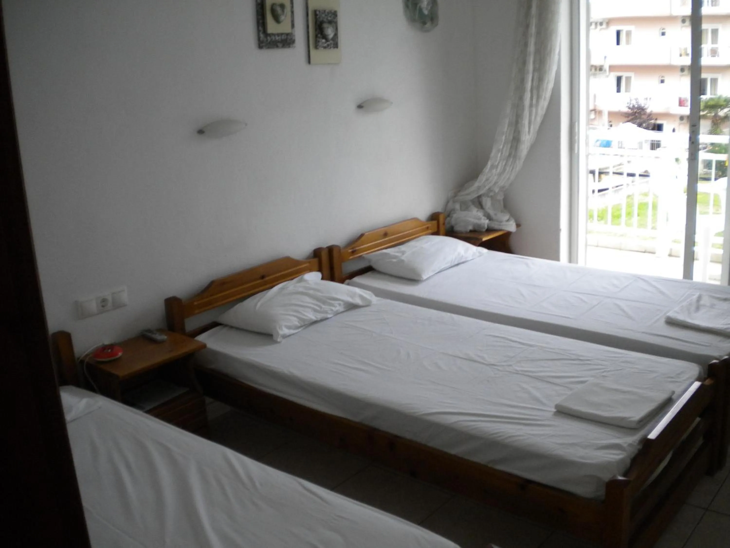 Bedroom, Bed in Aris House