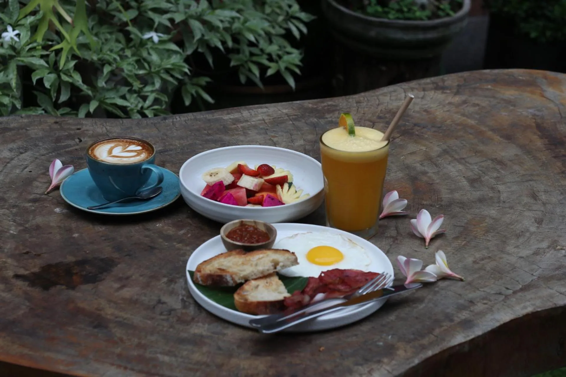 Continental breakfast in Bali Full Moon Guest House