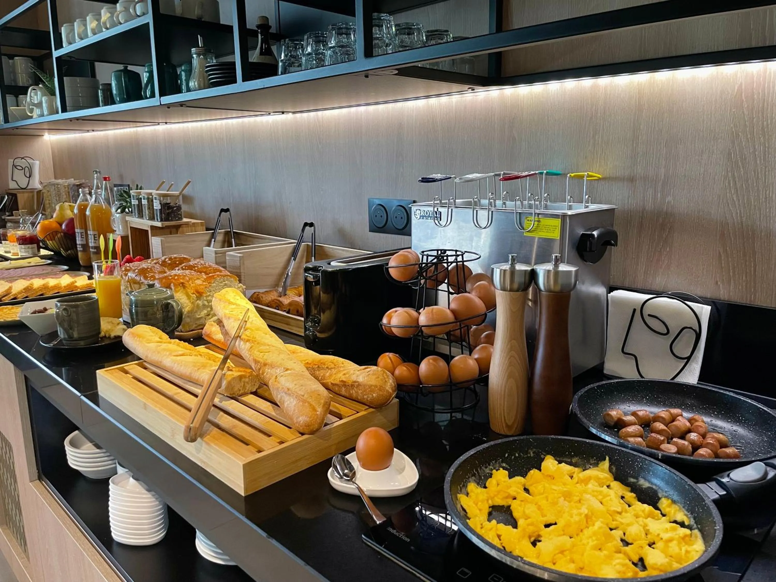 Breakfast in Hôtel Villa Berlioz