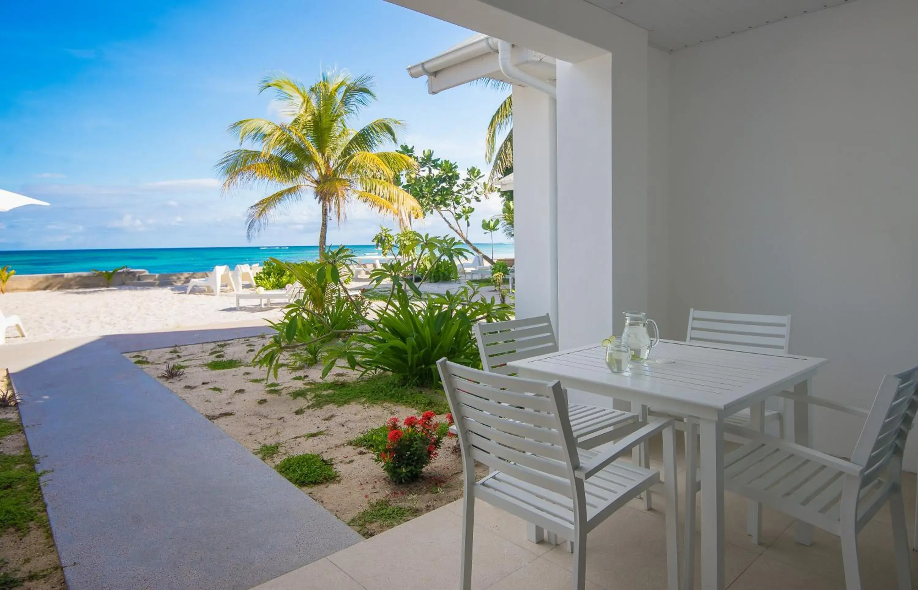 Two-Bedroom Seafront Apartment in Le Nautique Beachfront Apartments Two-Bedroom Seafront Apartment in Le Nautique Beachfront Apartments