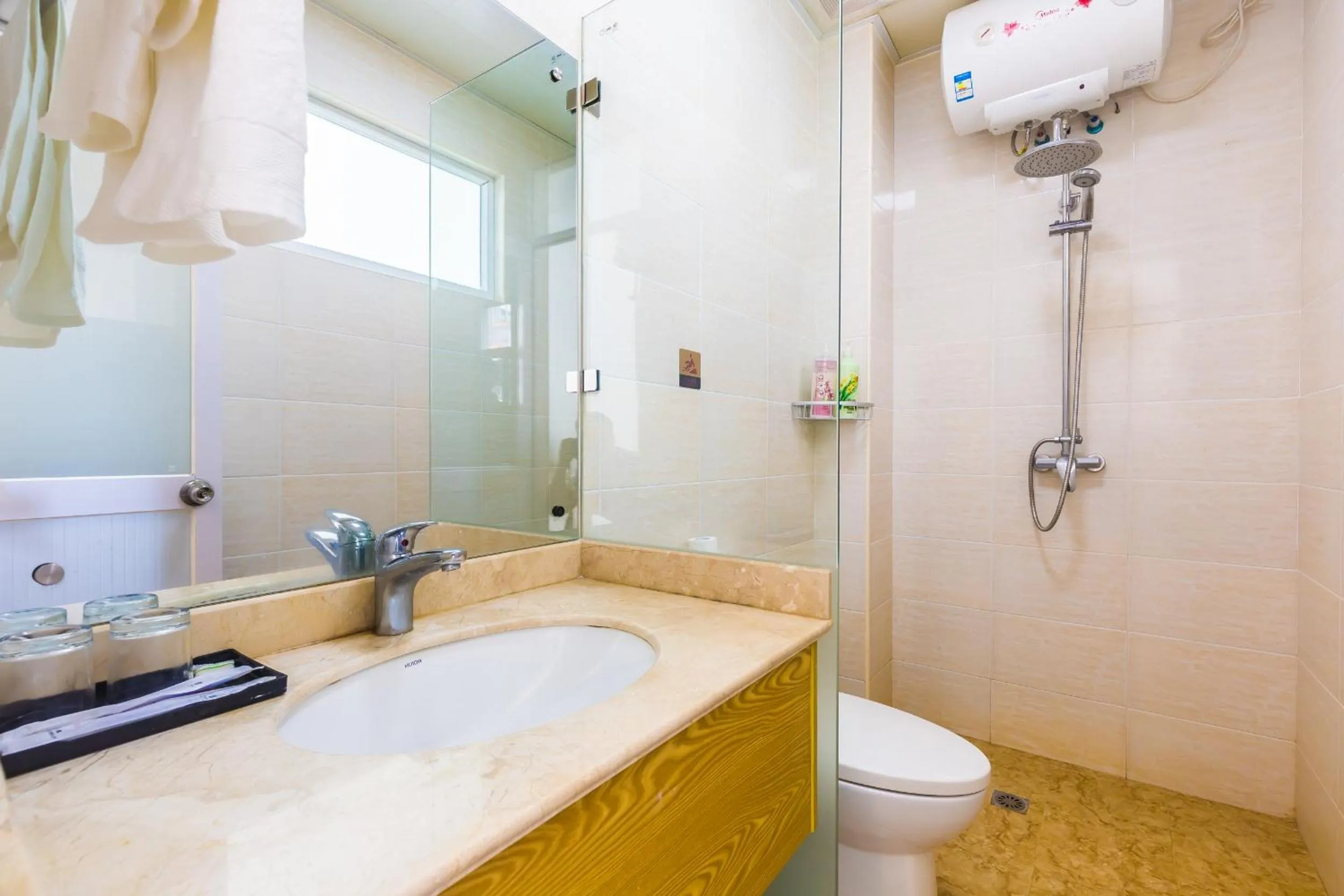 Shower in Sanya Passion fruit Inn