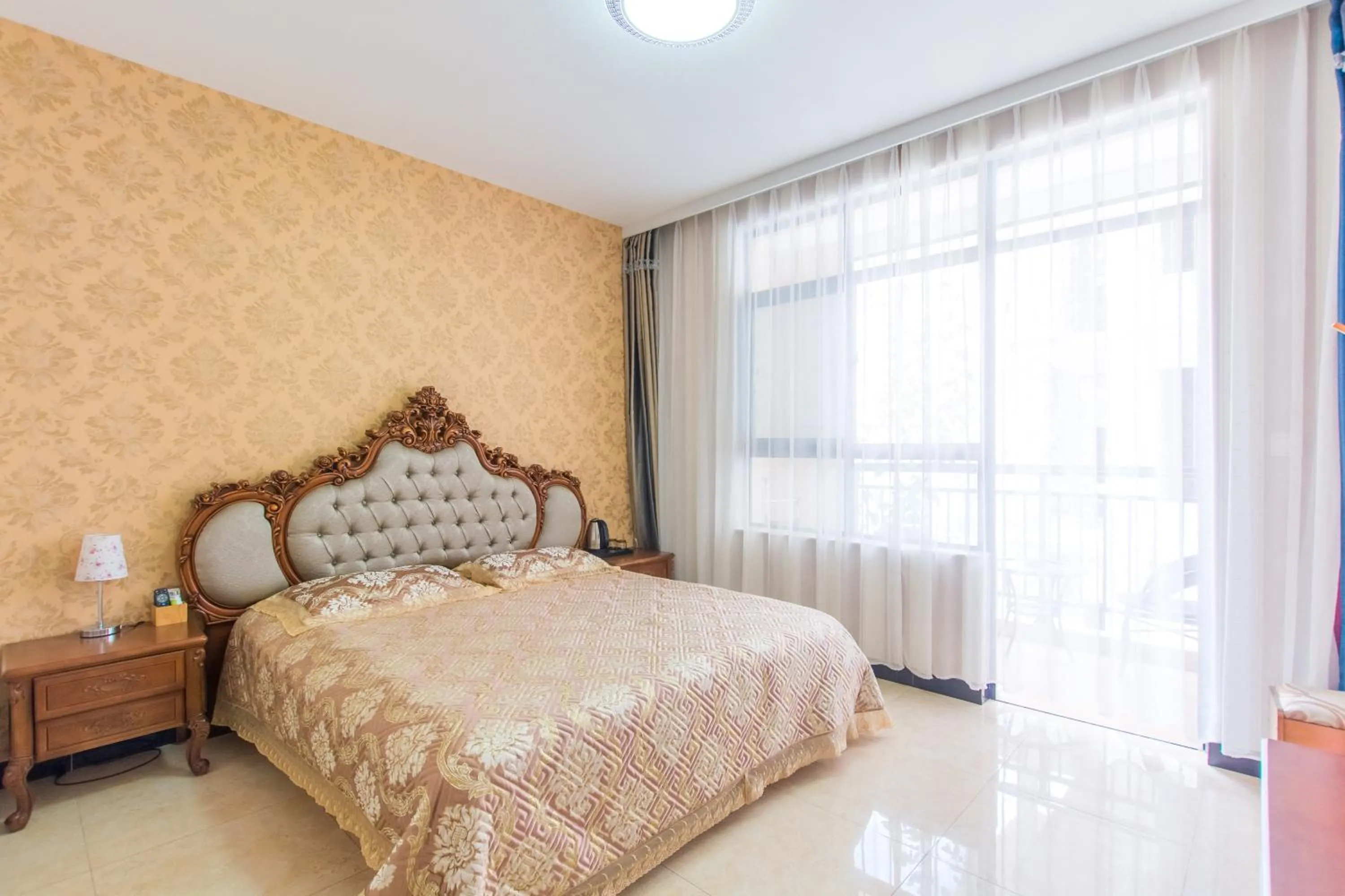 Photo of the whole room, Bed in Sanya Passion fruit Inn