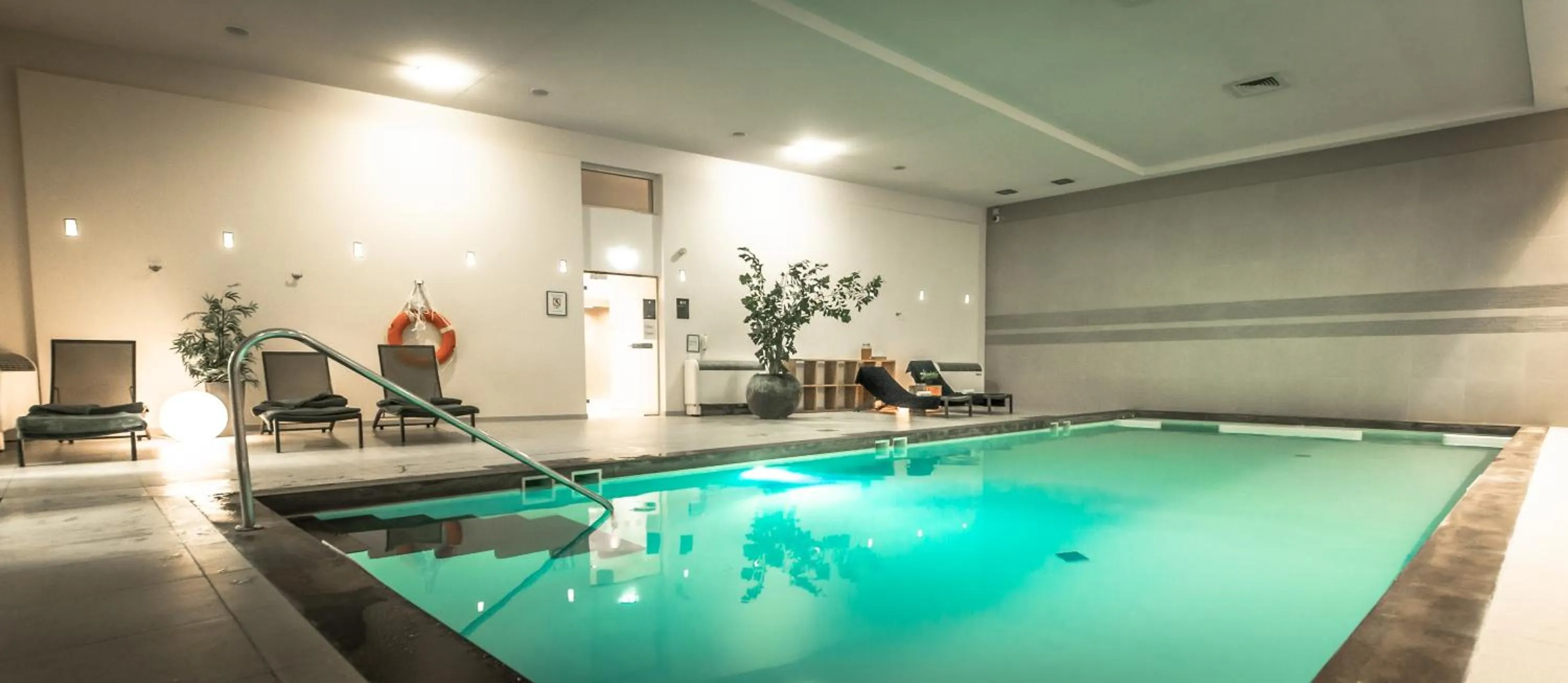 Swimming pool in Holiday Inn Mulhouse by IHG