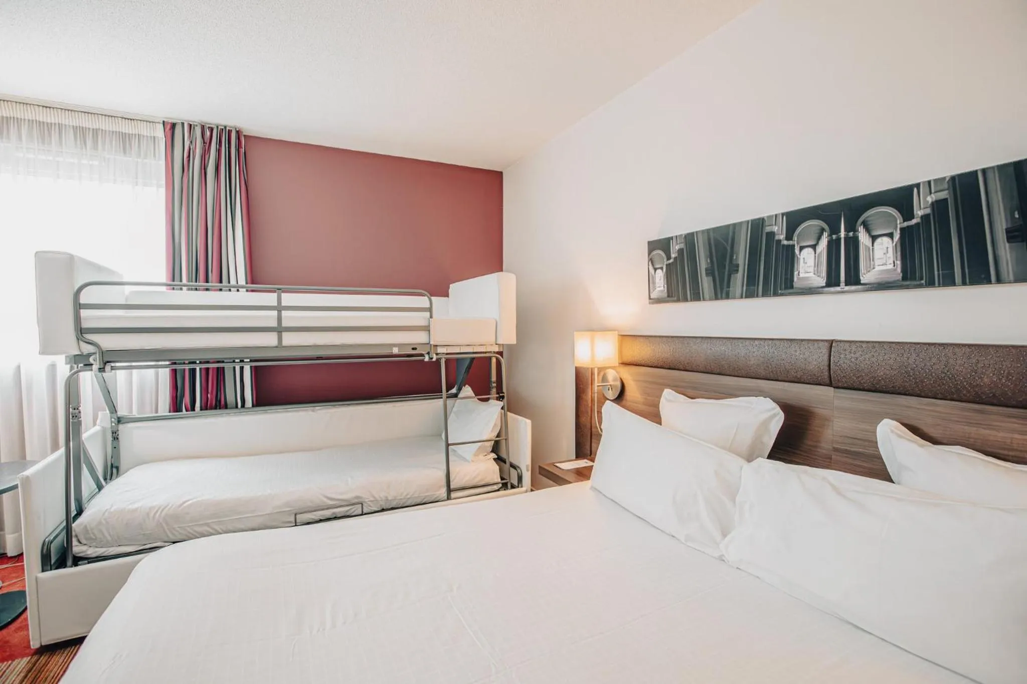 Photo of the whole room, Bed in Holiday Inn Mulhouse by IHG