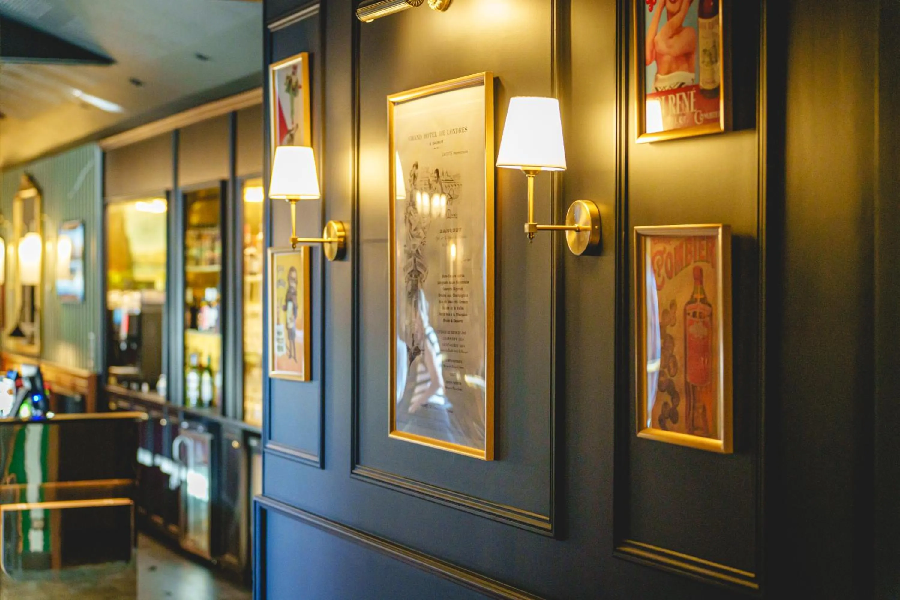 Restaurant/places to eat in The Originals Boutique, Hôtel Le Londres, Saumur