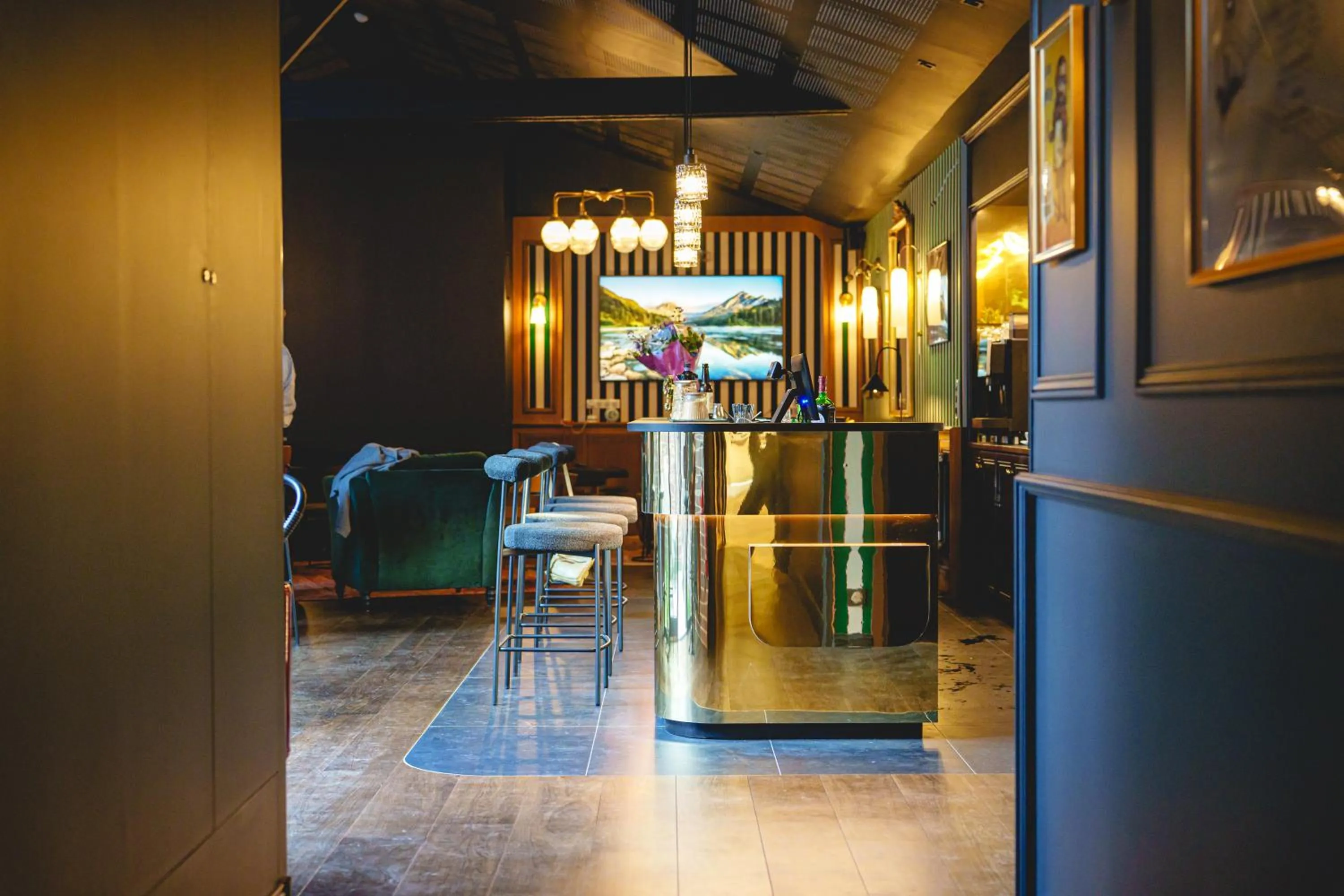 Restaurant/places to eat in The Originals Boutique, Hôtel Le Londres, Saumur