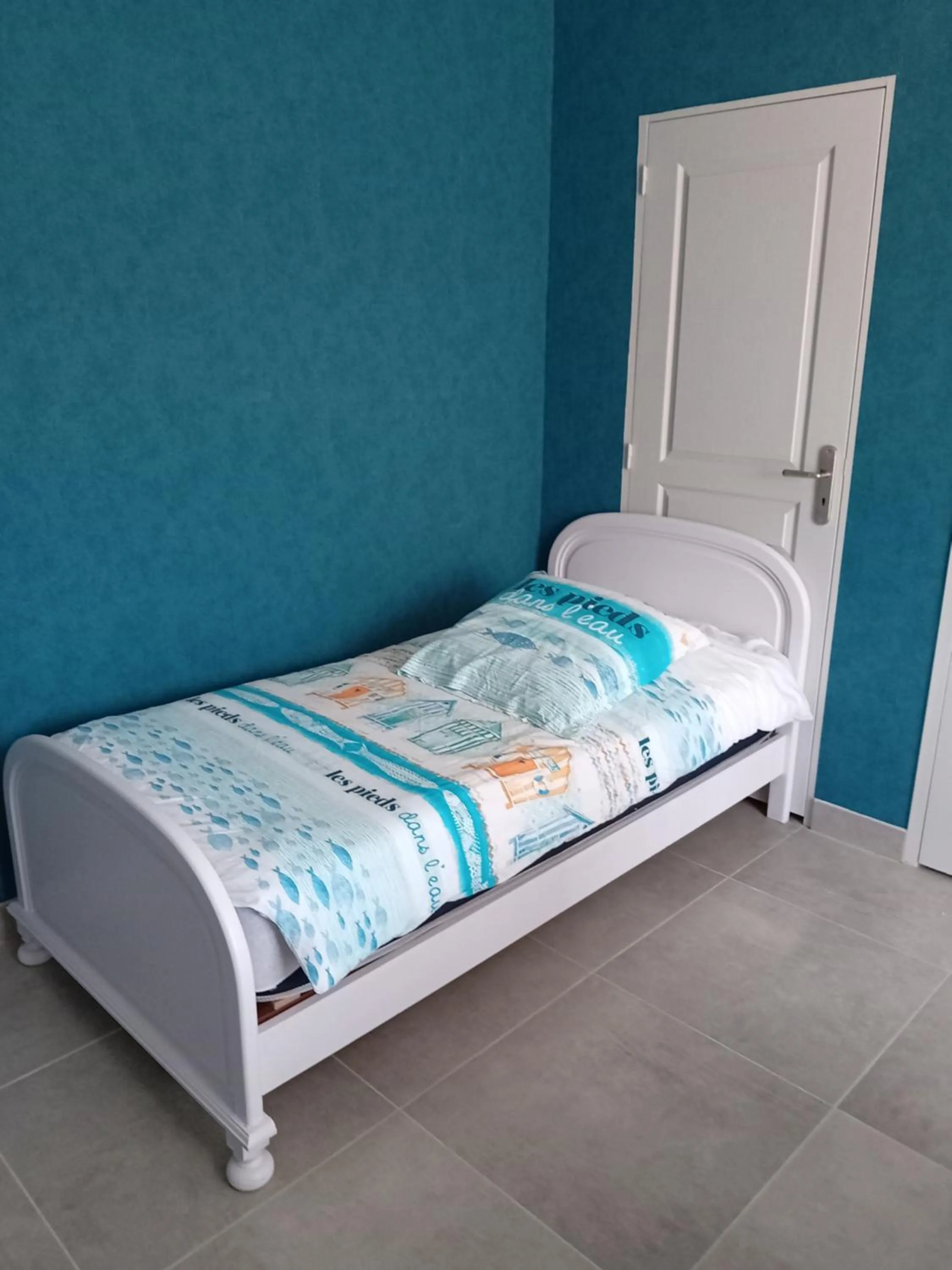 Bed in la pêcherie bord de mer