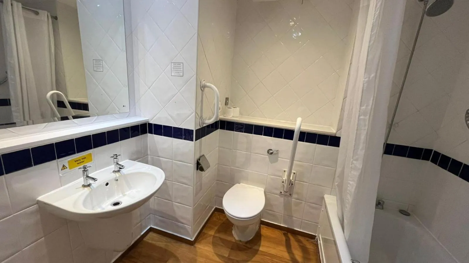 Bathroom in Roman Way Hotel A5 Cannock