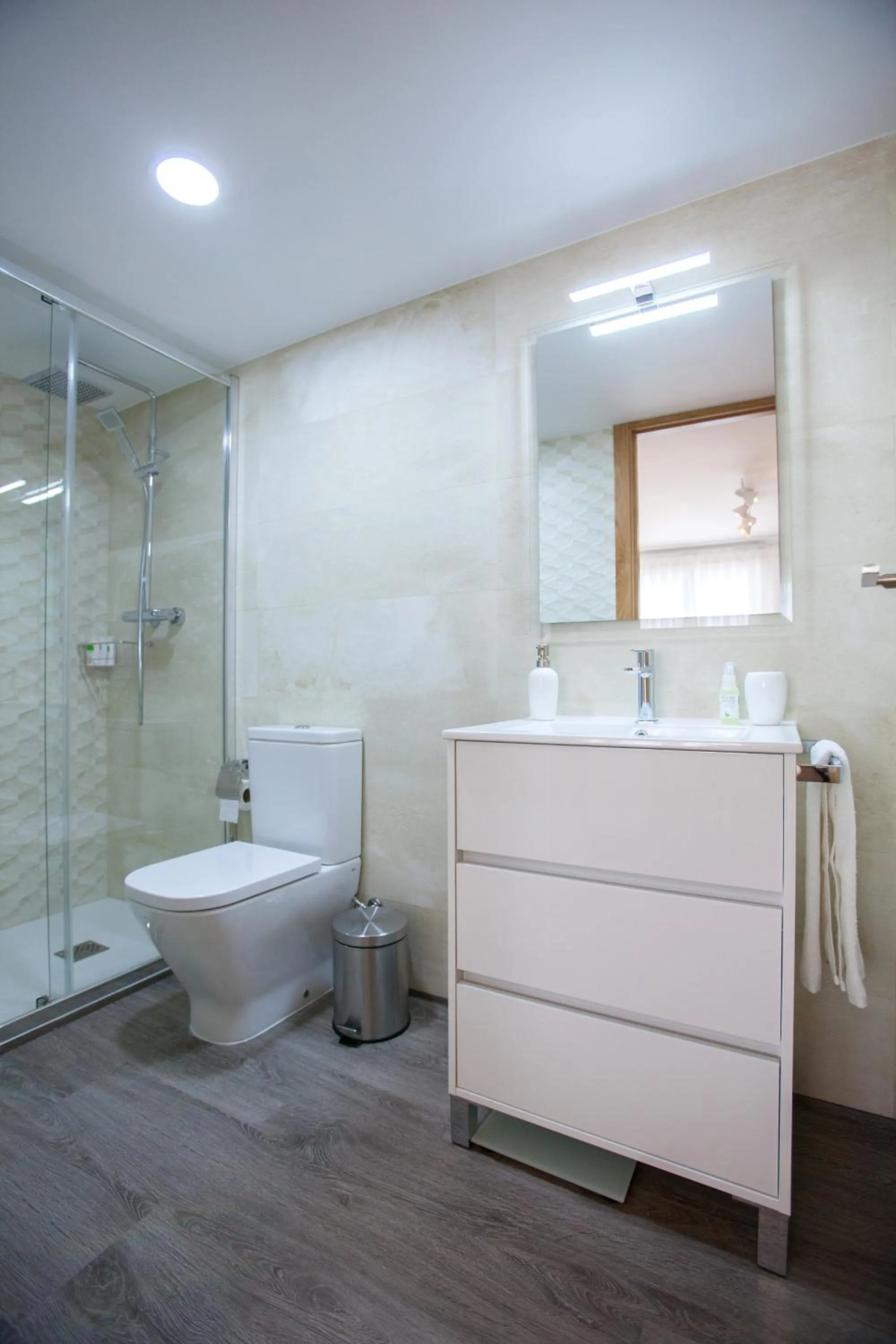 Bathroom in Hostly Mariana