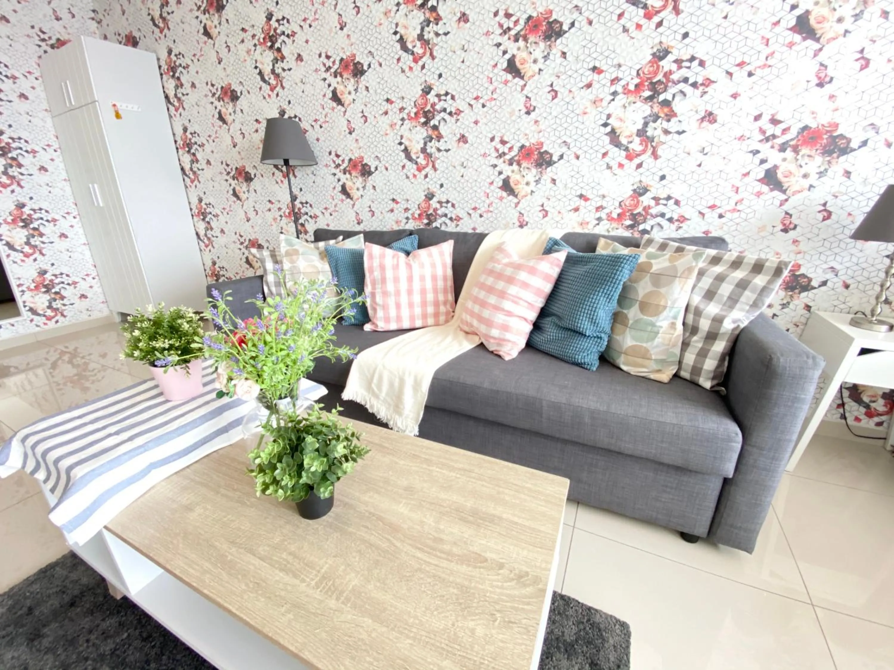 Chrisenbel Suites - Pinnacle PJ